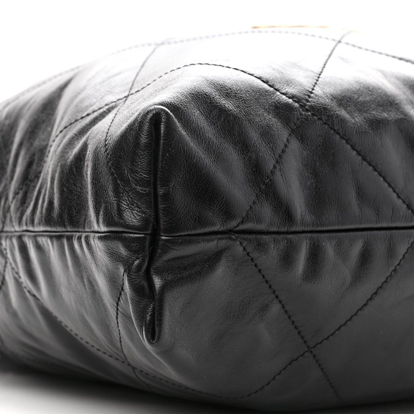 Shiny Calfskin Quilted Chanel 22 Black