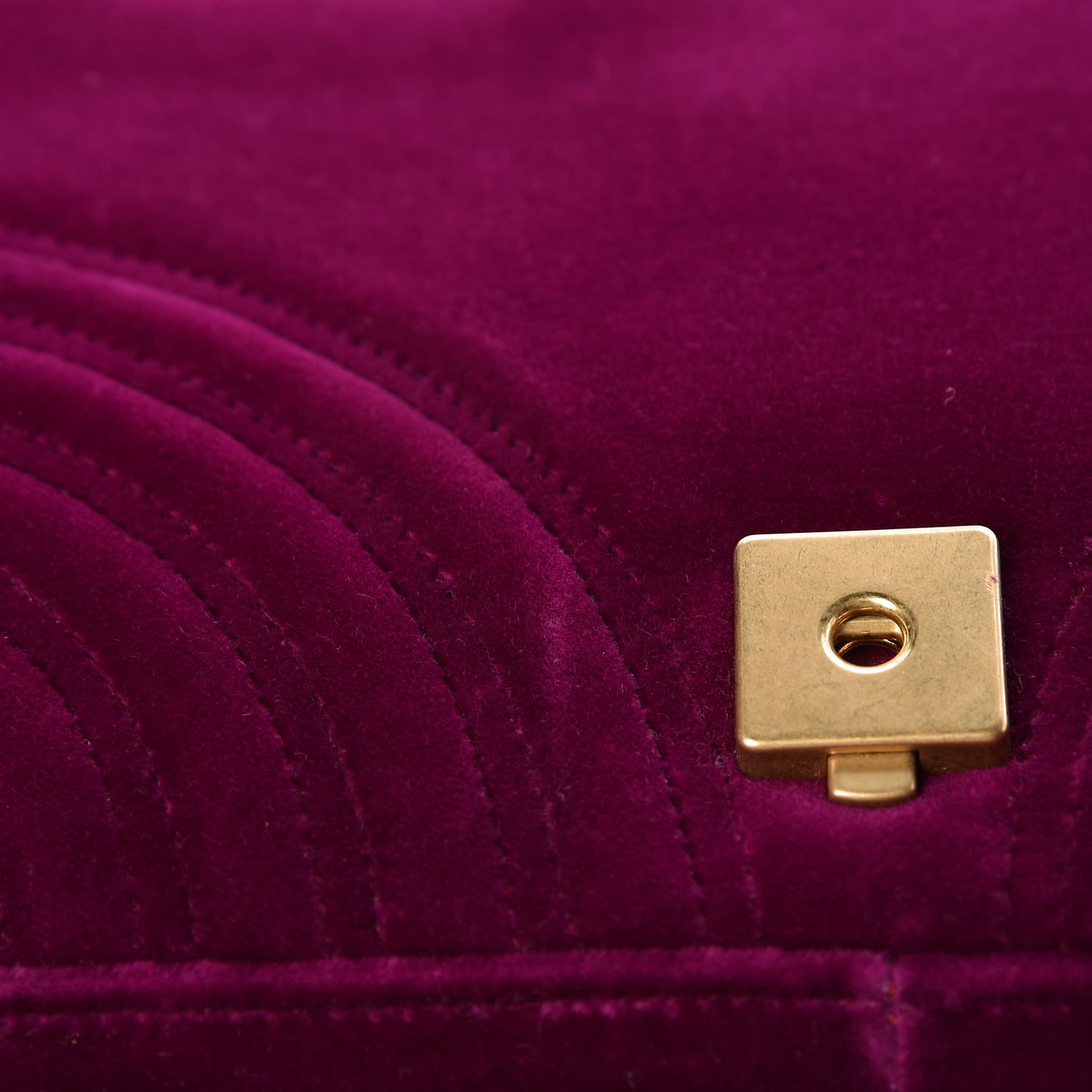 Velvet Matelasse Medium GG Marmont Shoulder Bag Fuchsia Violet Cyclamen