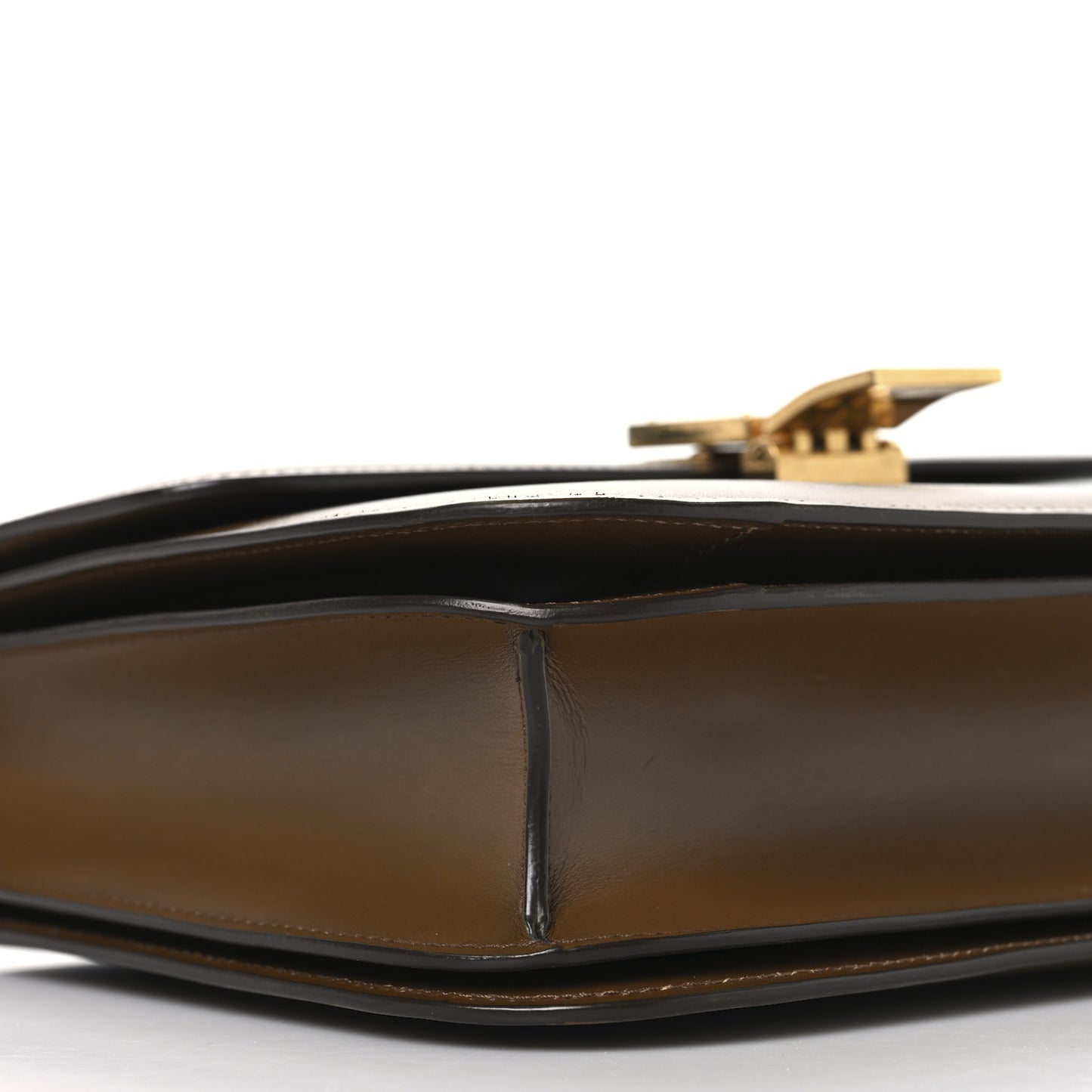 Box Calfskin Medium Classic Box Flap Bag Camel