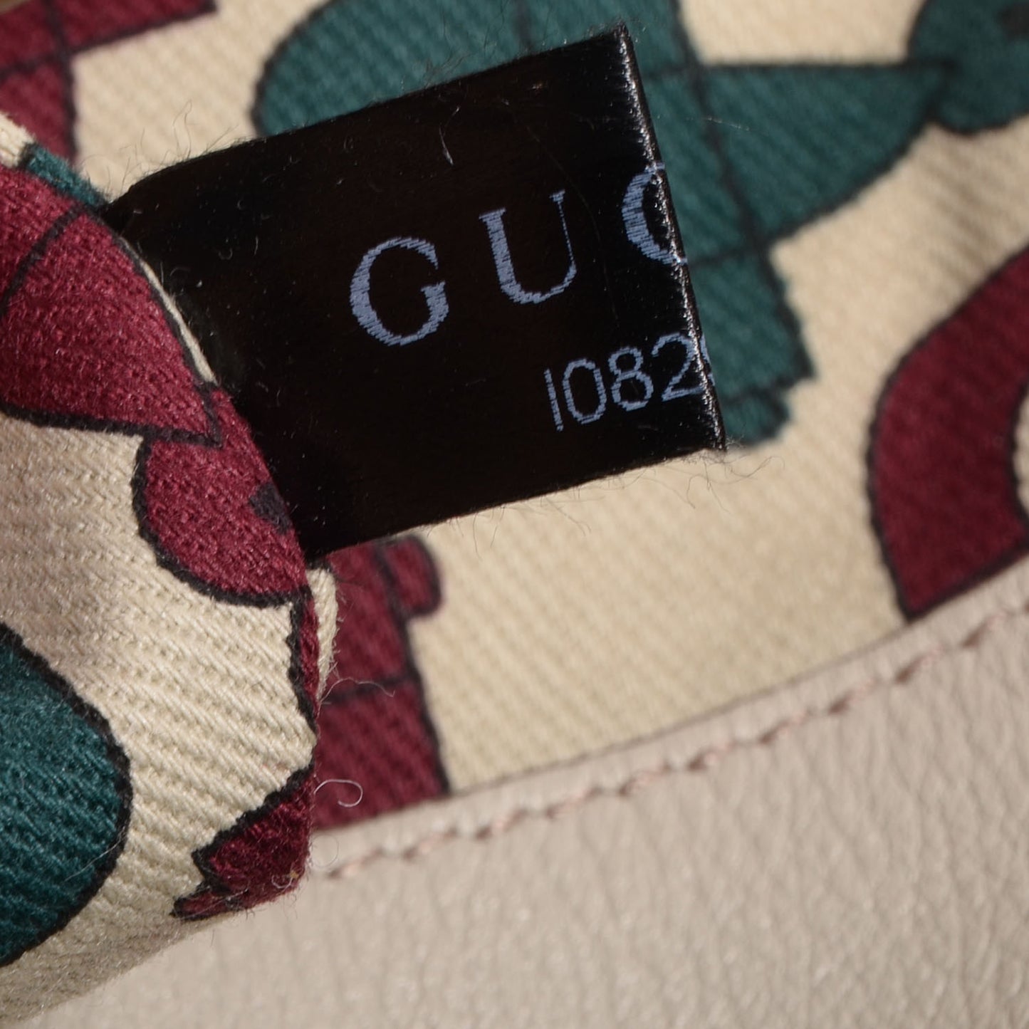 Monogram Medium Indy Hobo Ivory
