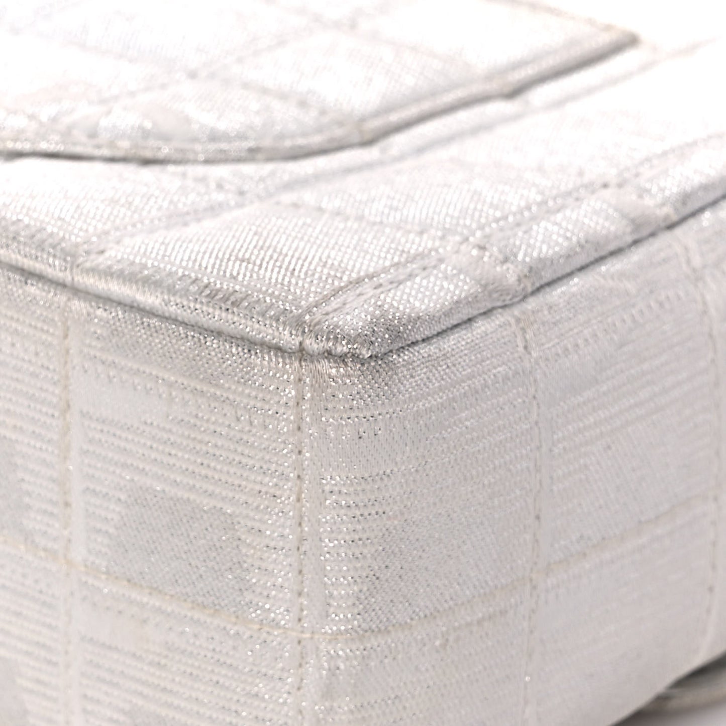Metallic Nylon Medium Travel Flap Light Silver