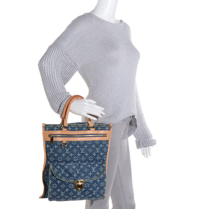 Louis Vuitton Denim Monogram Sac Plat 2 of 7