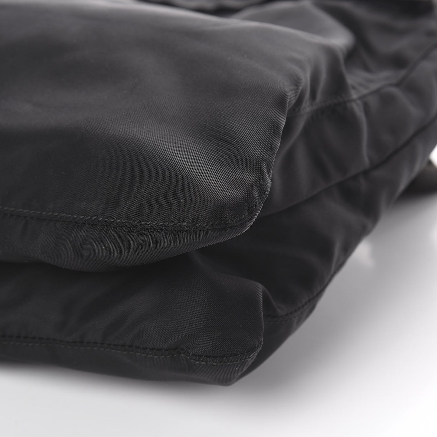 Nylon Flat Messenger Bag Black