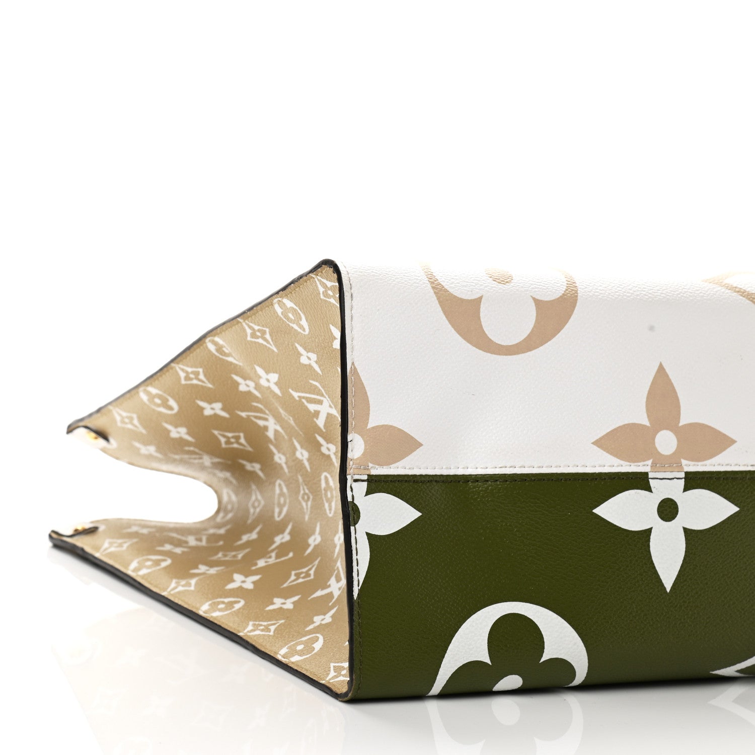 Louis Vuitton Monogram Giant Onthego GM Kaki Beige 9 of 10