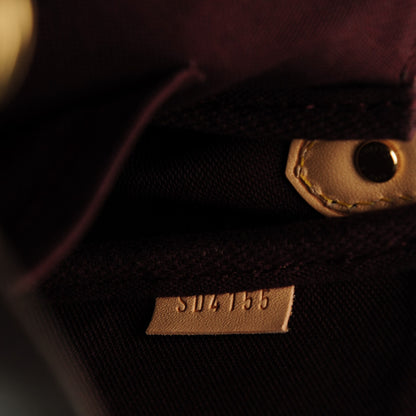 Louis Vuitton Monogram Favorite PM 8 of 8
