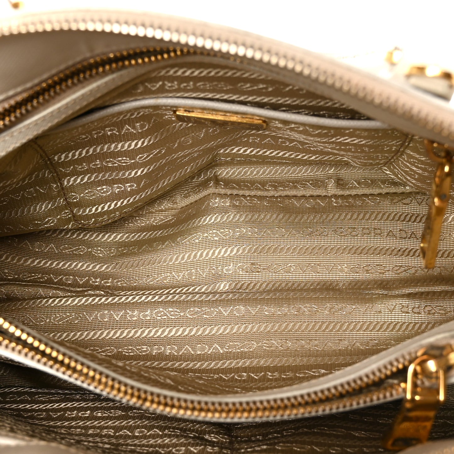 Saffiano Lux Medium Promenade Tote Talco