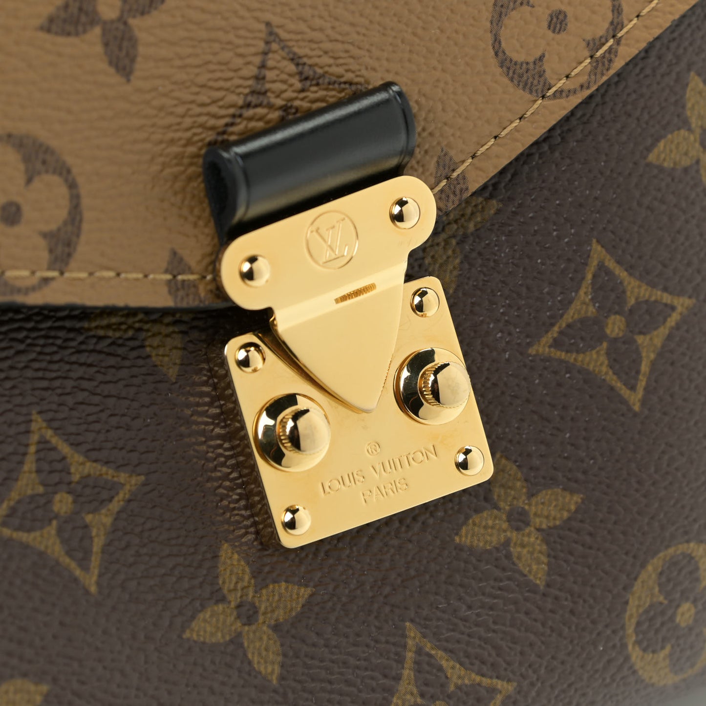 Reverse Monogram Pochette Metis