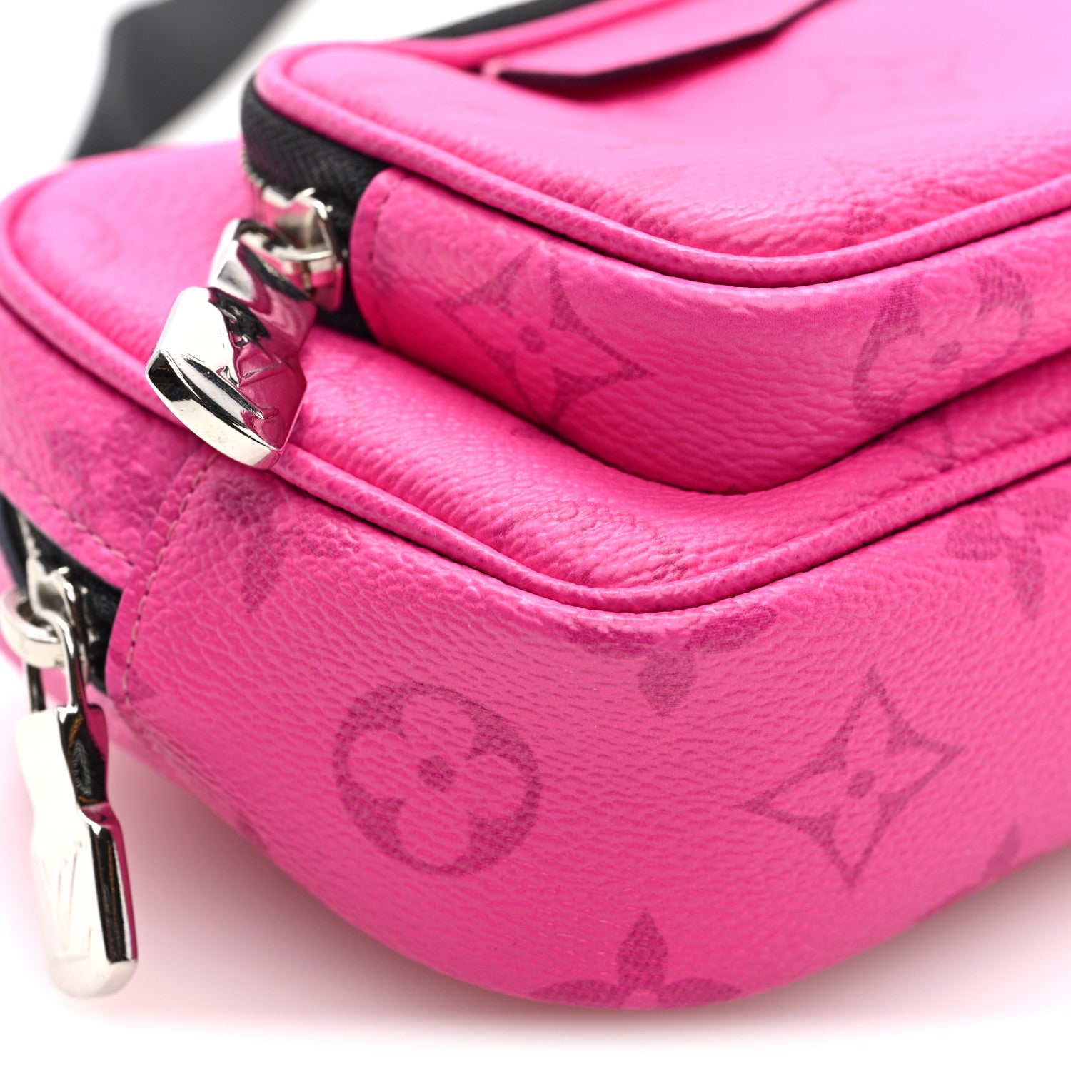 Louis Vuitton Taigarama Outdoor Pouch Fuchsia 8 of 9