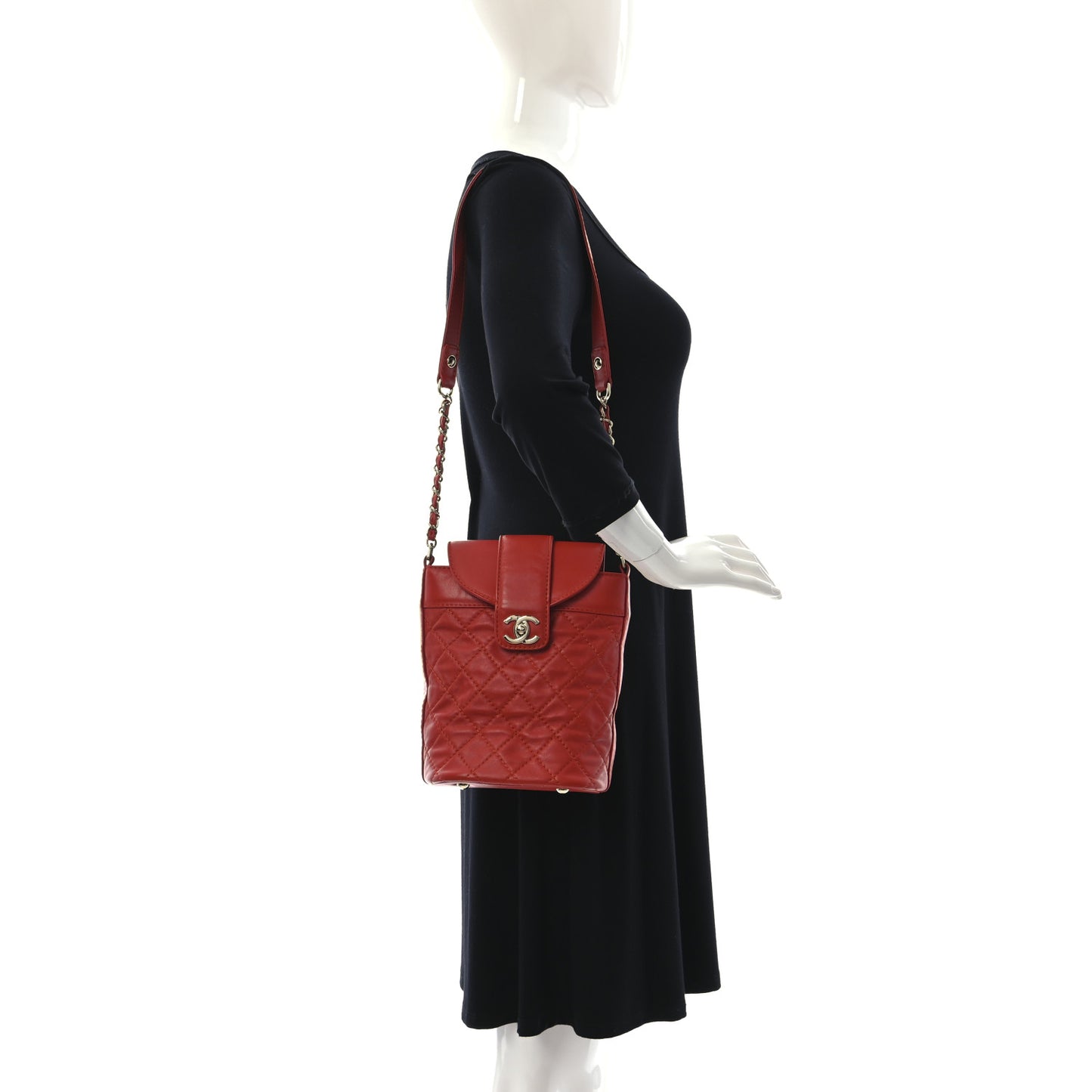 Lambskin Quilted Small CC Lock Flap Bucket Bag Red