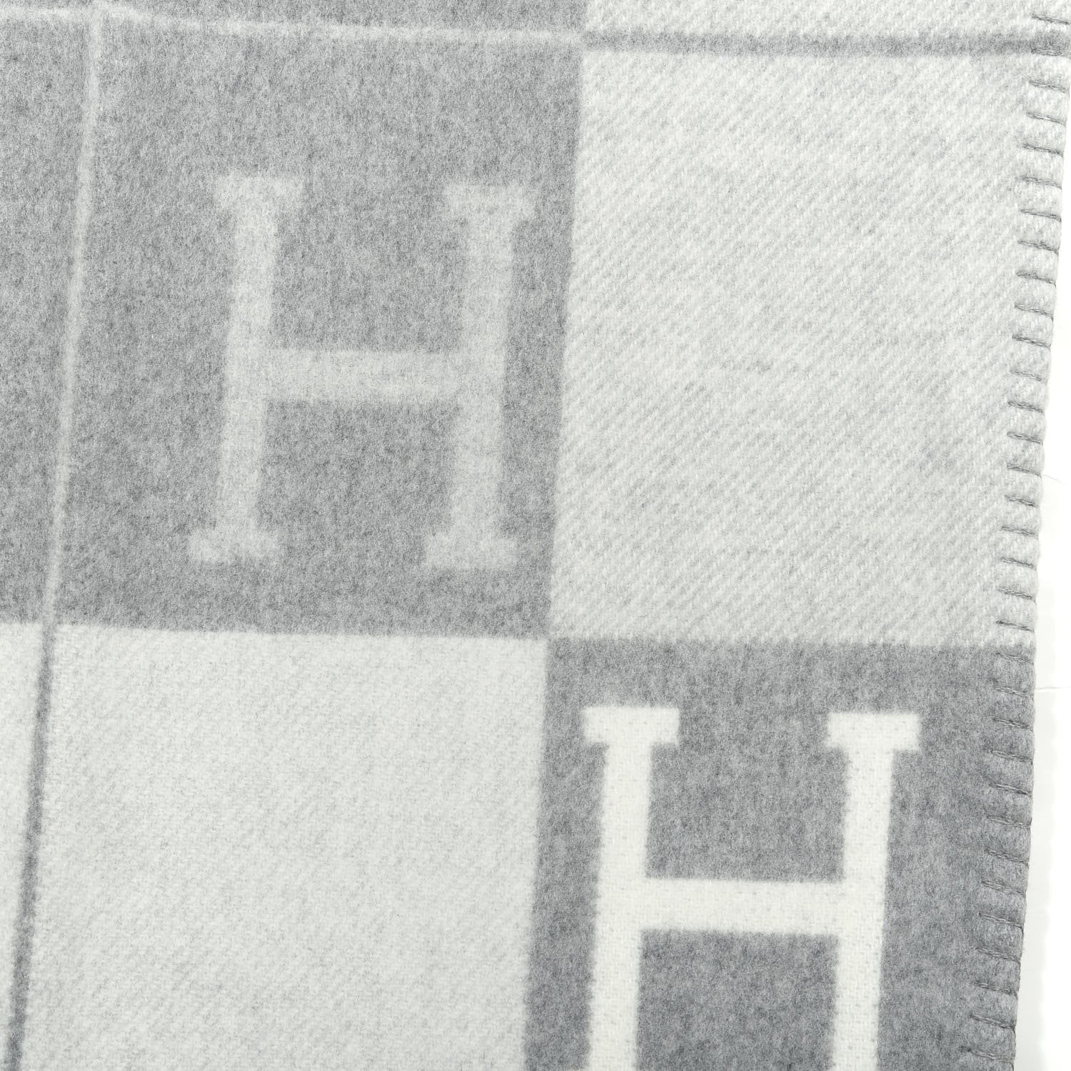 Hermes Wool Cashmere Avalon III Blanket Ecru Gris Clair 2 of 3