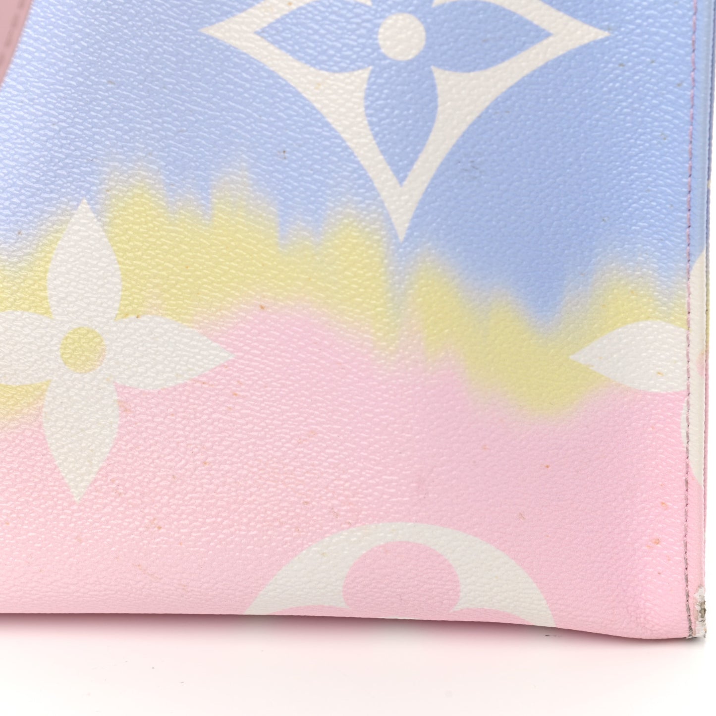 Monogram Escale Onthego GM Pastel