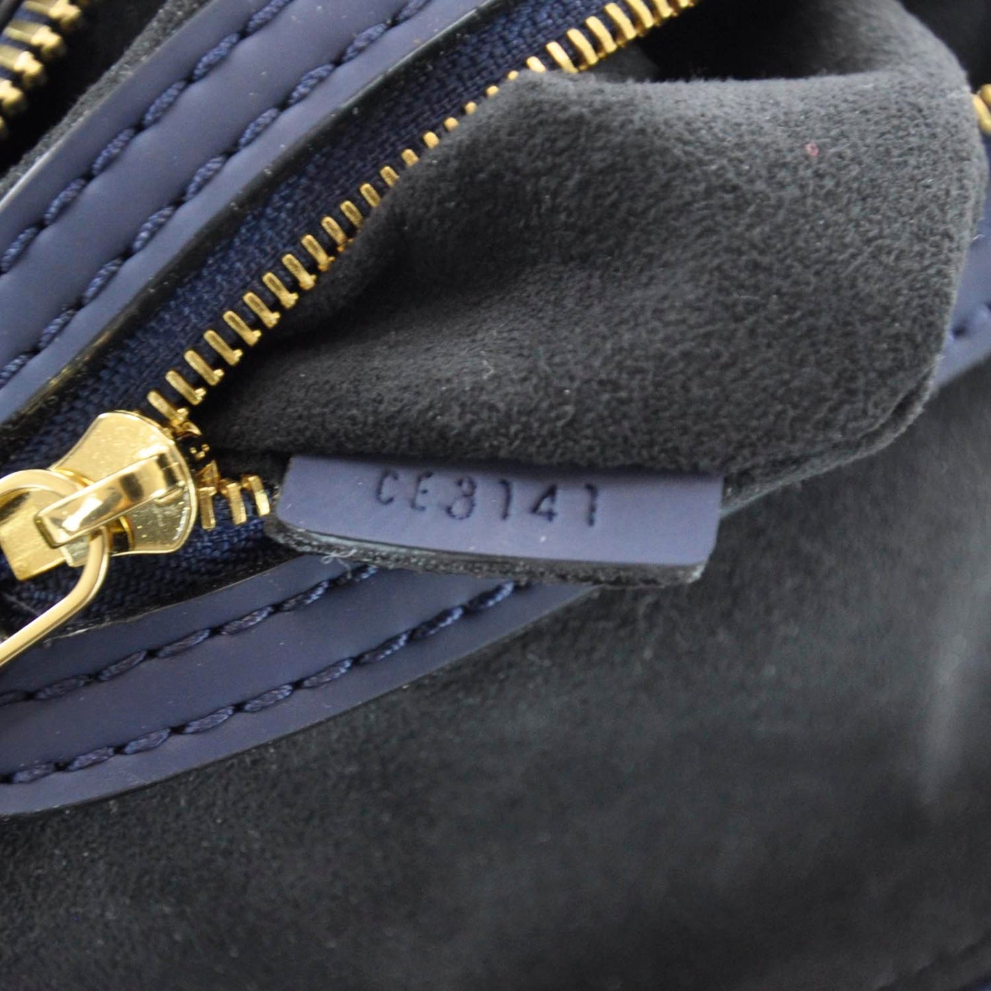 Monogram Addiction Vertical Lockit MM Blue