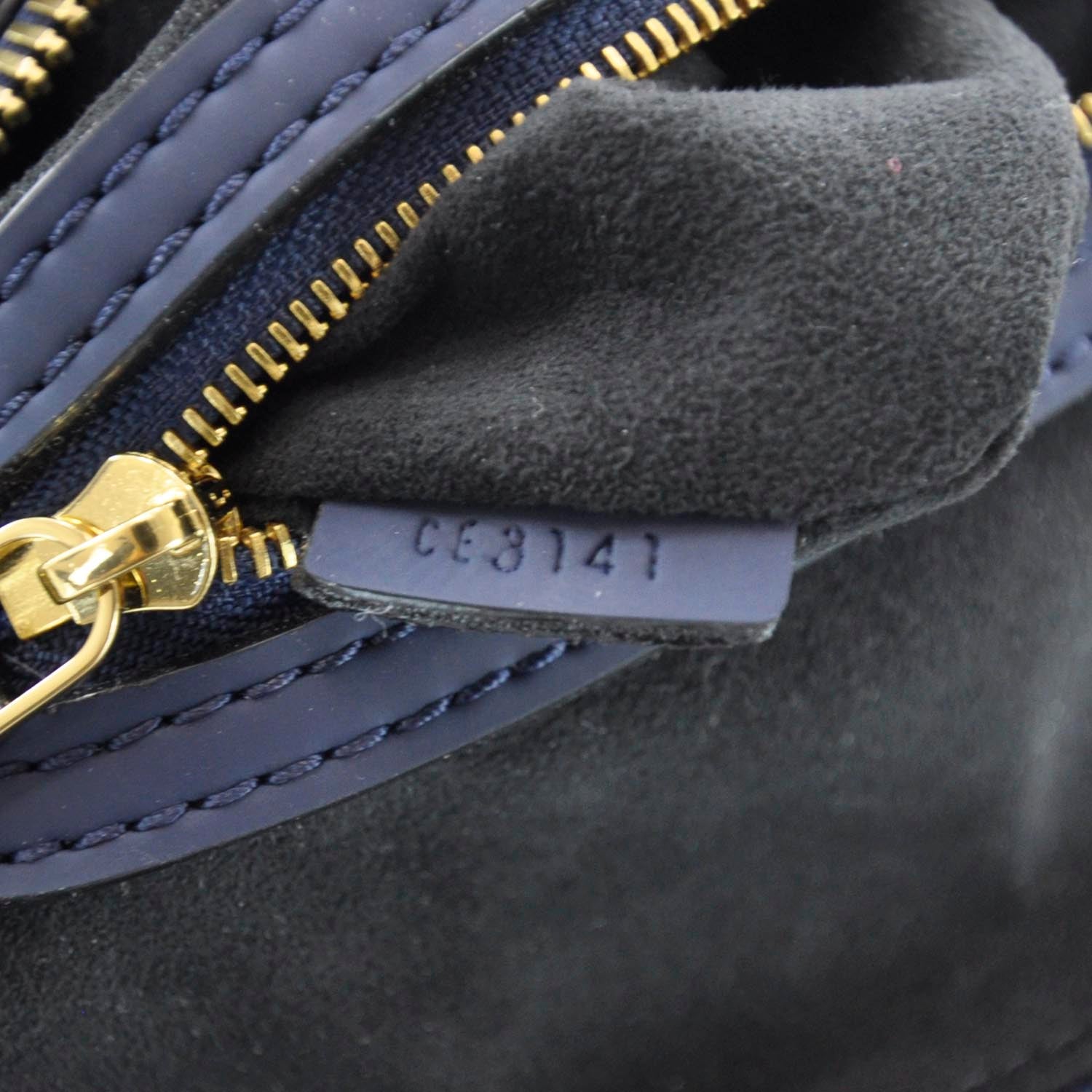 Louis Vuitton Monogram Addiction Vertical Lockit MM Blue 9 of 10
