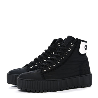 Chanel Fabric Suede Kidskin Grosgrain Lace Up Cap Toe Sneakers 38.5 Black White 3 of 9