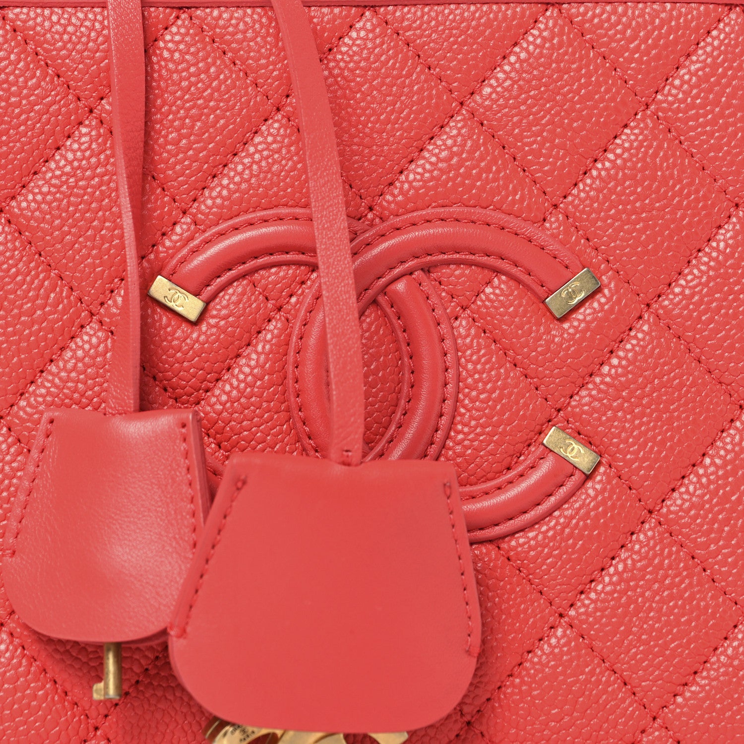 Chanel Caviar Quilted Medium CC Filigree Vanity Case Red 8 of 11