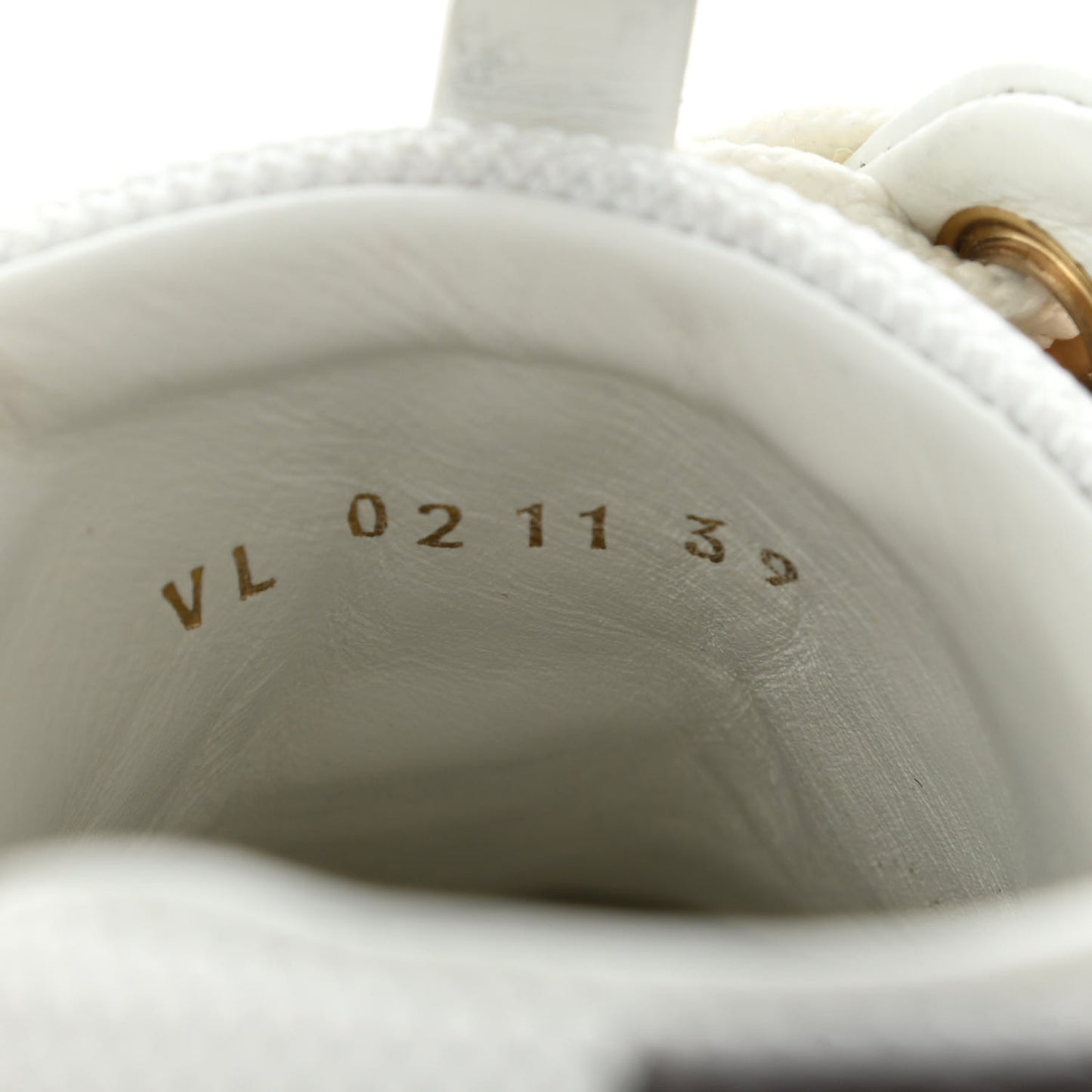 Calfskin Damier Azur Run Away Sneakers 39 White