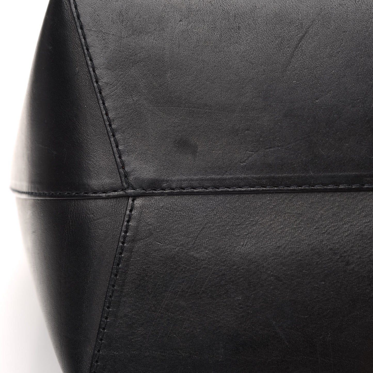 Vegetable Tanned Calfskin Bucket Bag Black Flamma