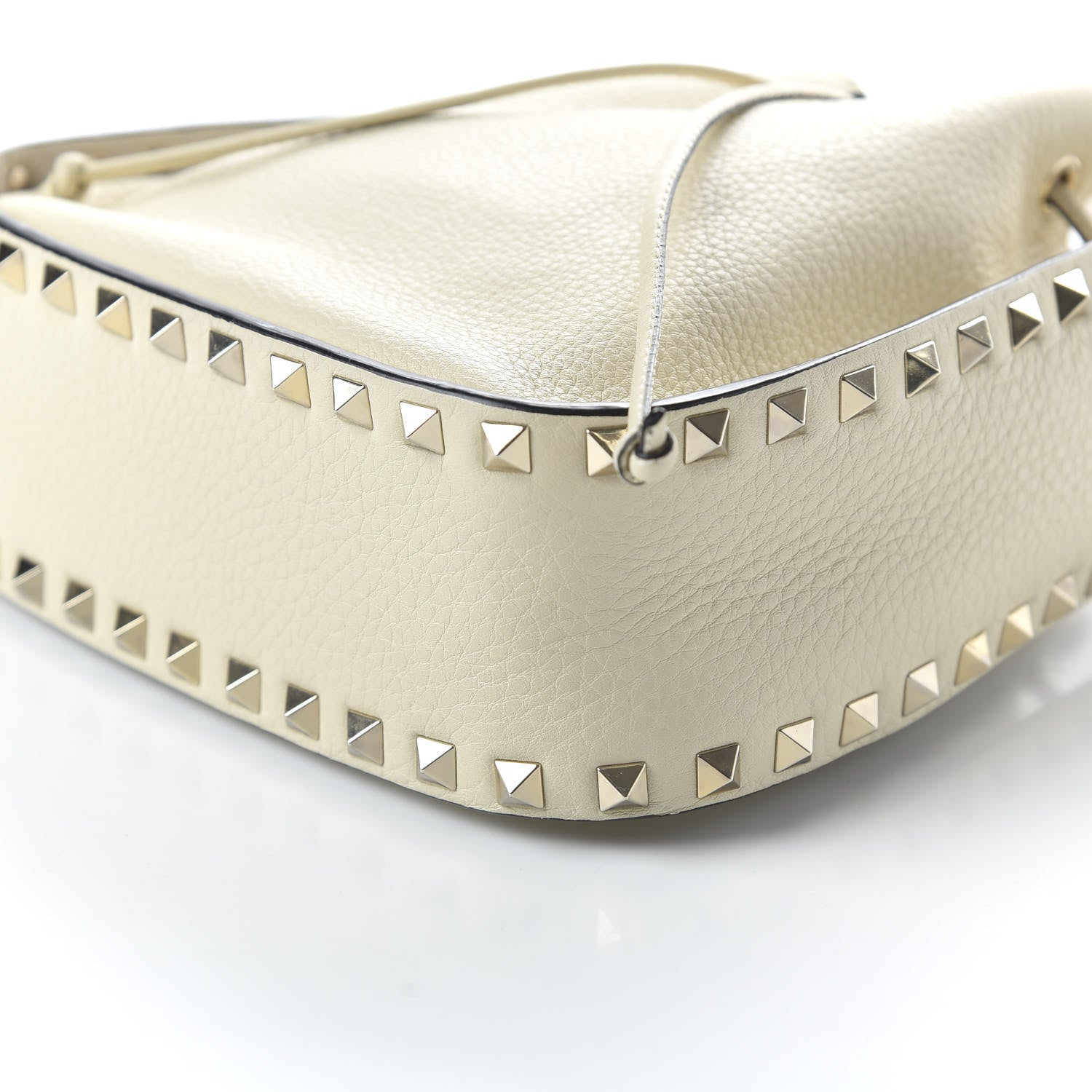 Valentino Garavani Grained Calfskin Rockstud Bucket Bag Light Ivory 7 of 9