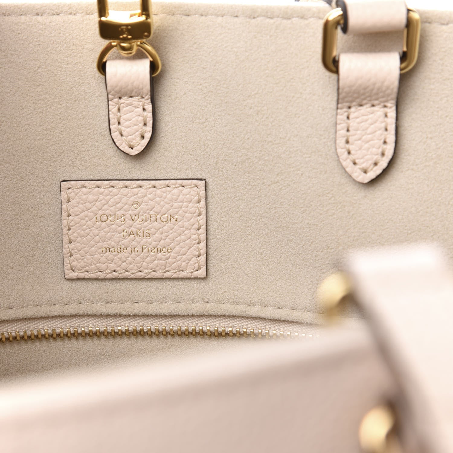 Louis Vuitton Empreinte Monogram Giant By The Pool Onthego MM Cream Saffron 7 of 11
