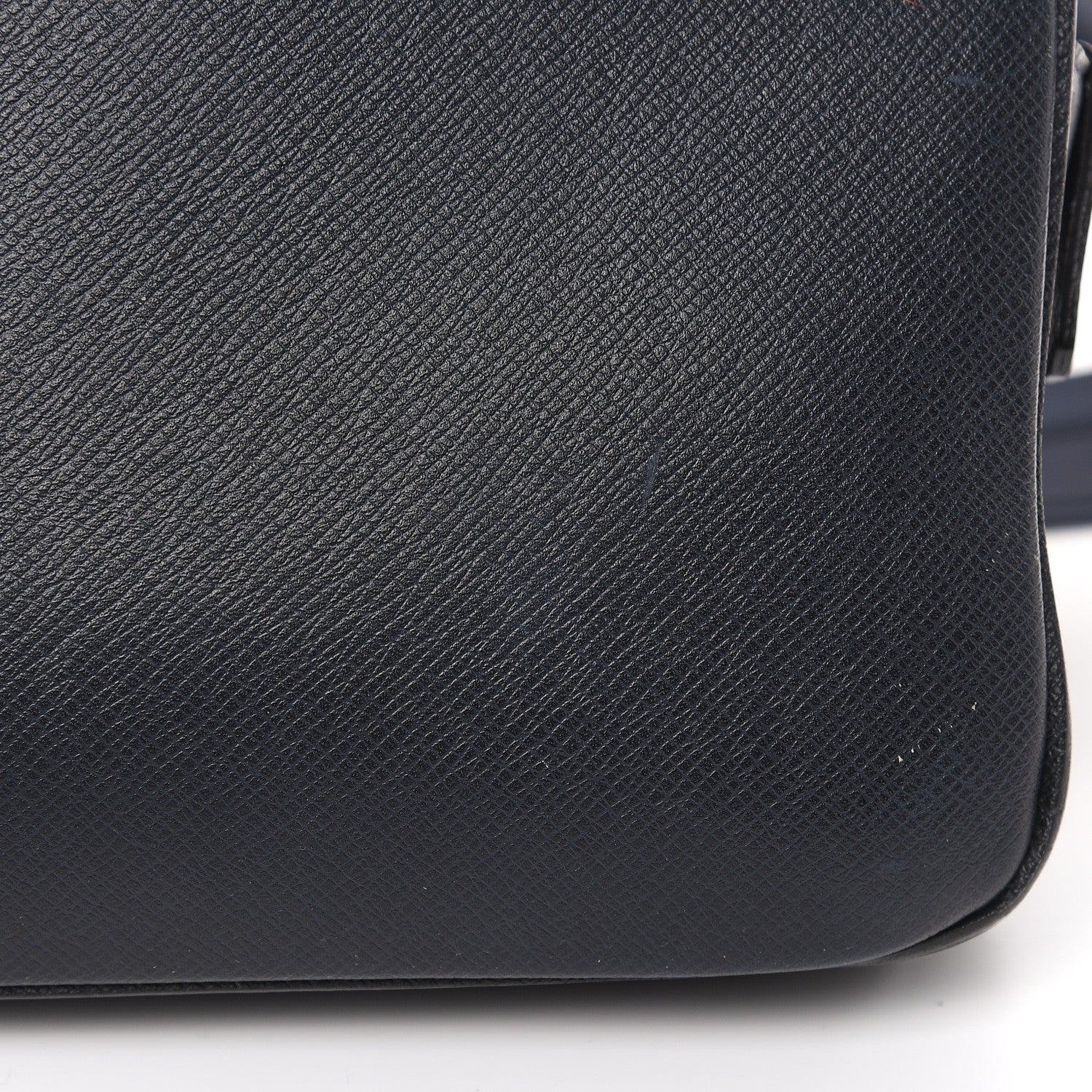Louis Vuitton Taiga Vassili PM Messenger Bag Boreal 15 of 27