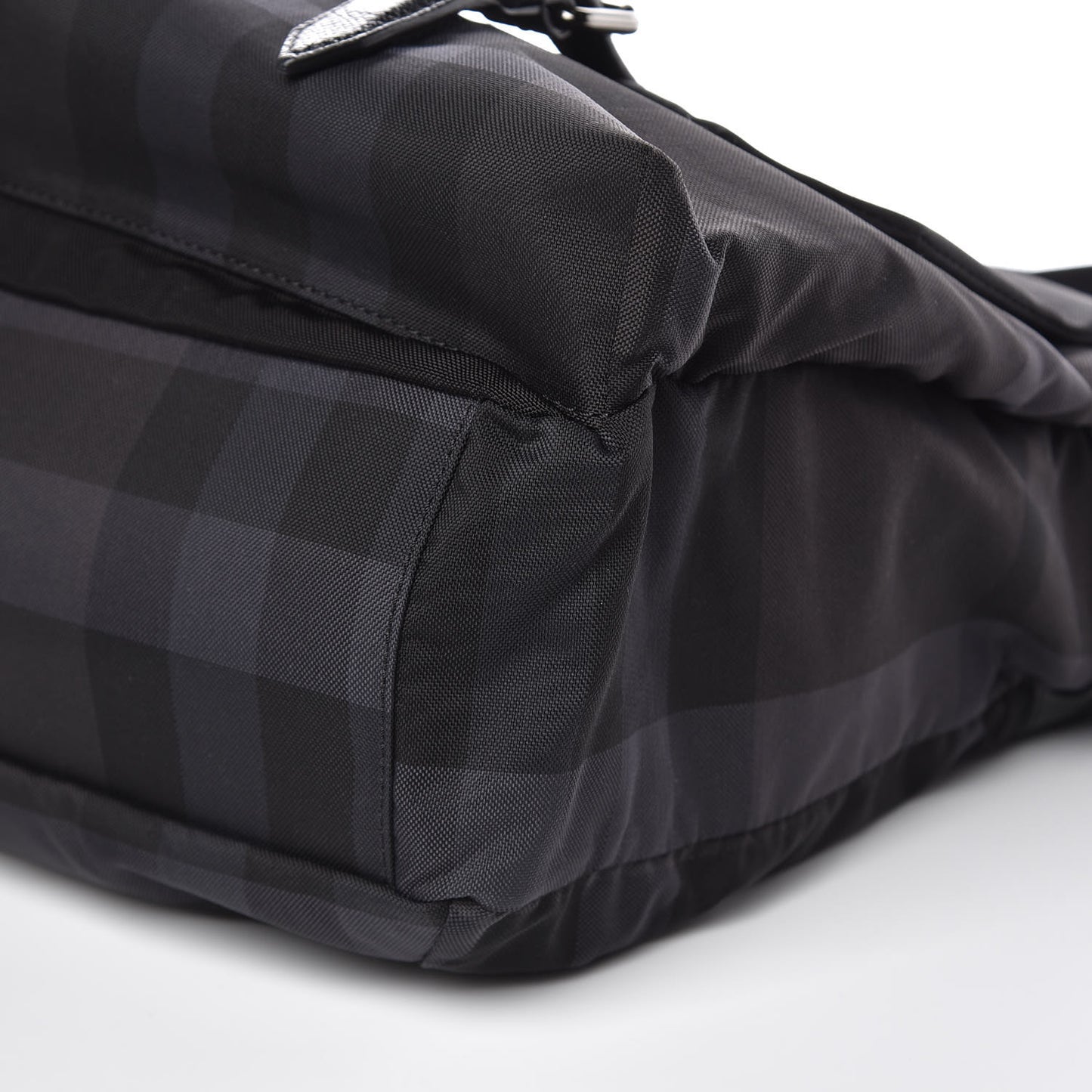 Nylon Jacquard Beat Check Sundorine Messenger Bag Black