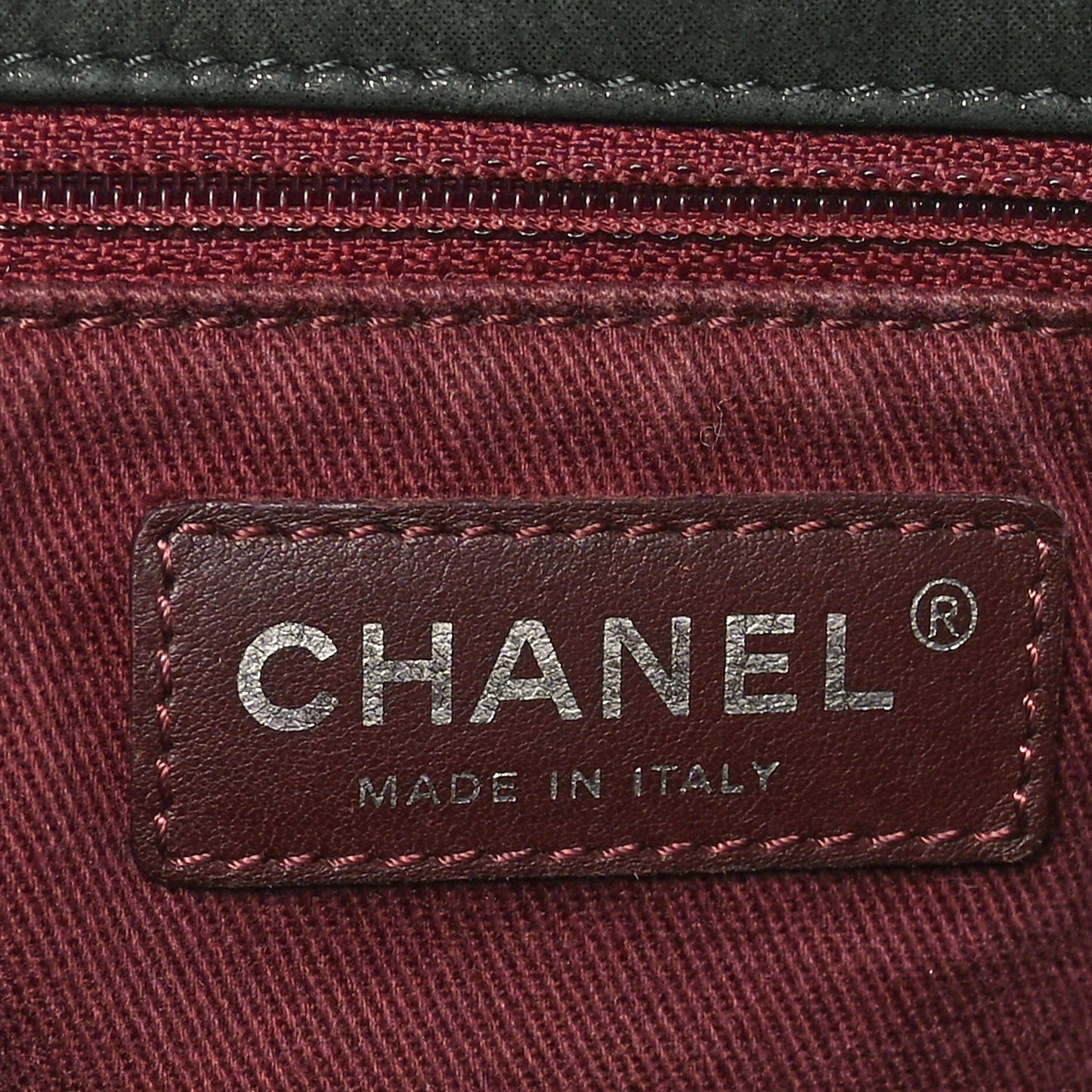 Iridescent Calfskin Jumbo In The Mix Flap Dark Green