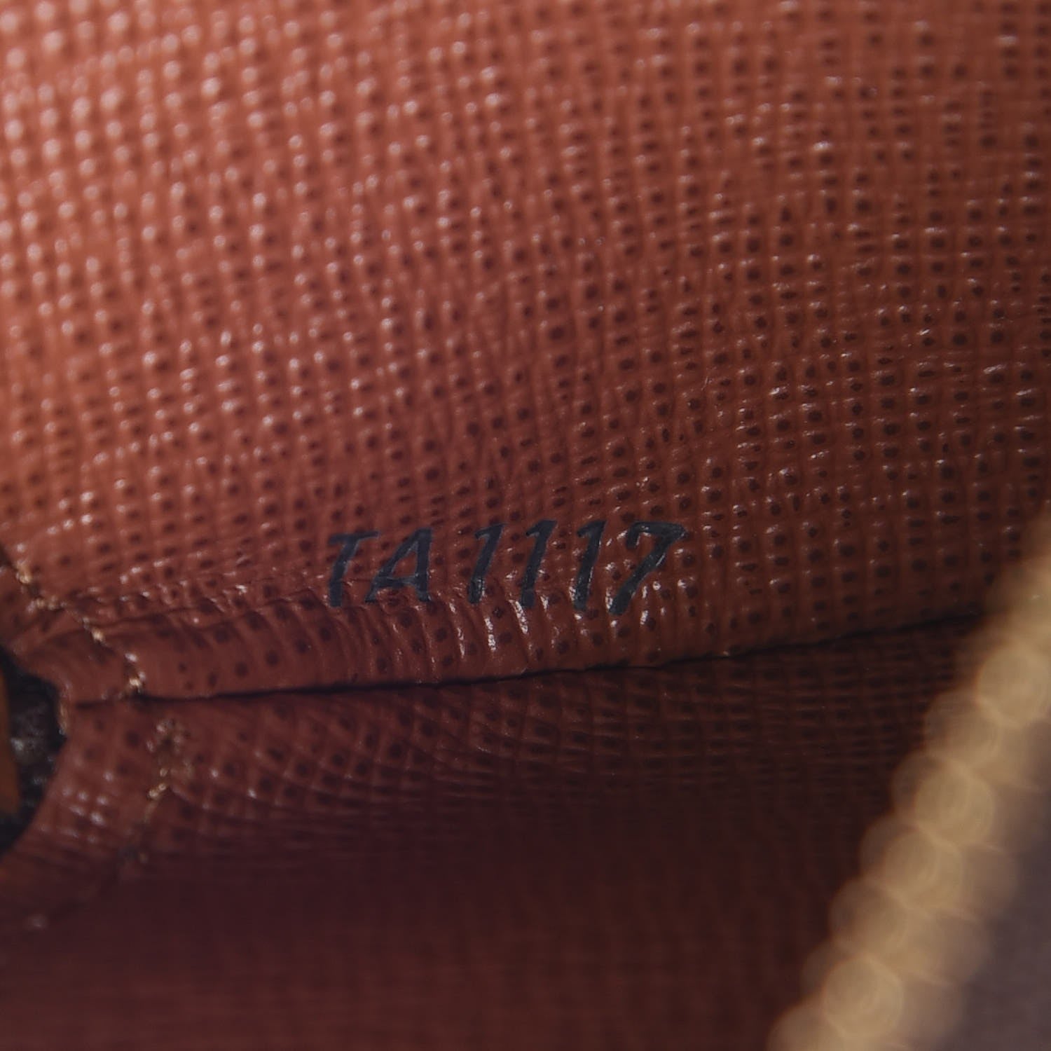 Louis Vuitton Monogram Round Coin Purse 7 of 7