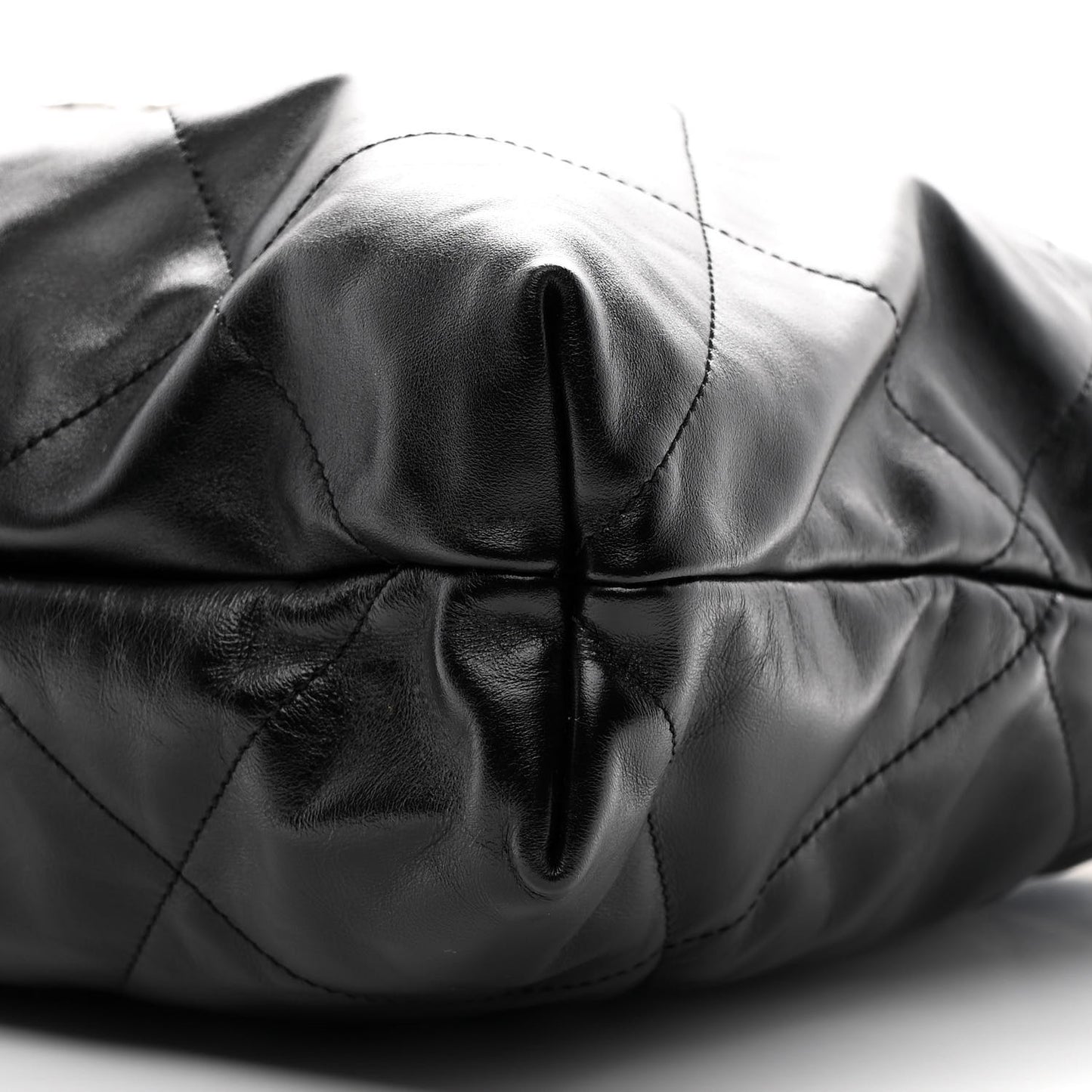 Shiny Calfskin Quilted Chanel 22 Black