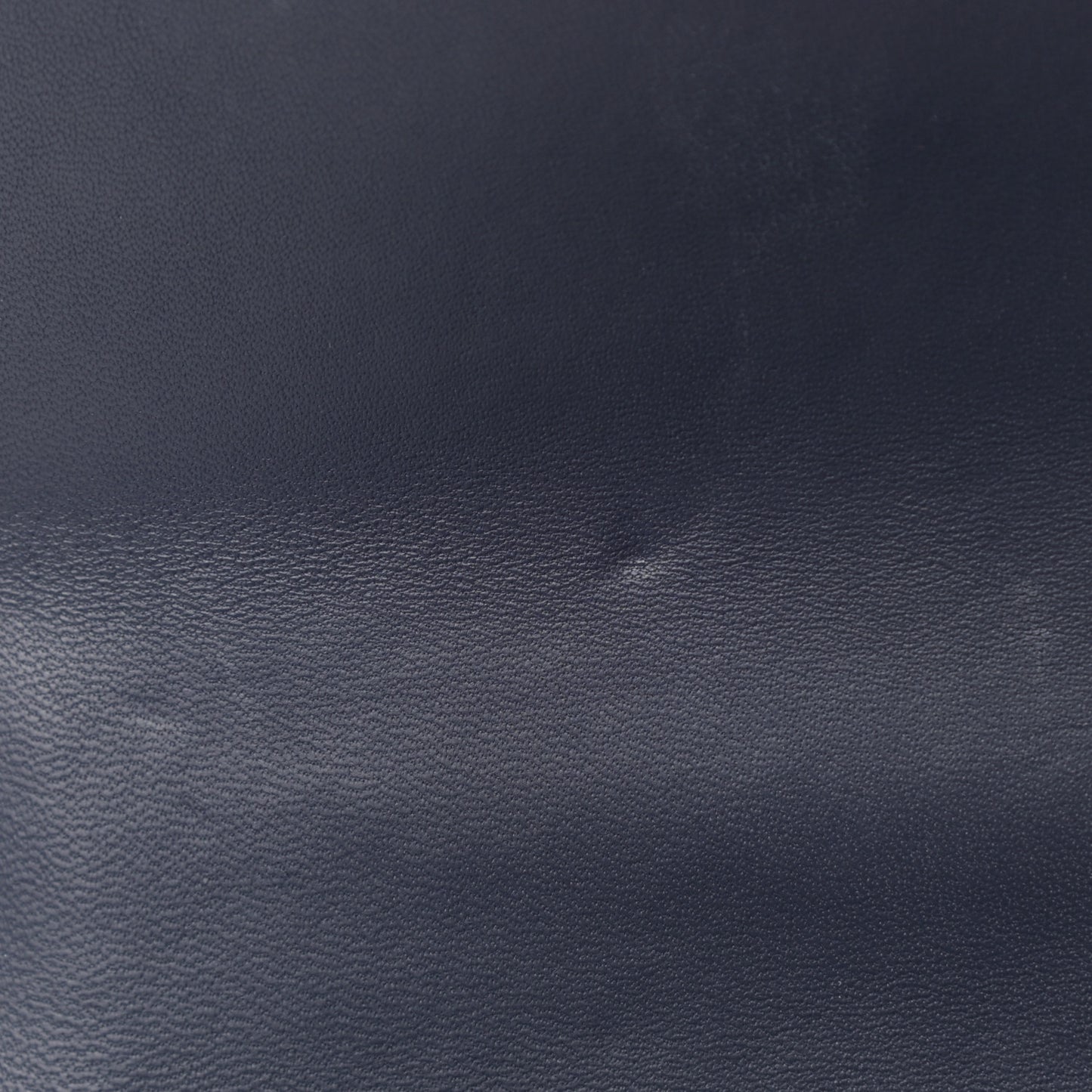 Grained Calfskin 30 Montaigne Chain Flap Bag Navy