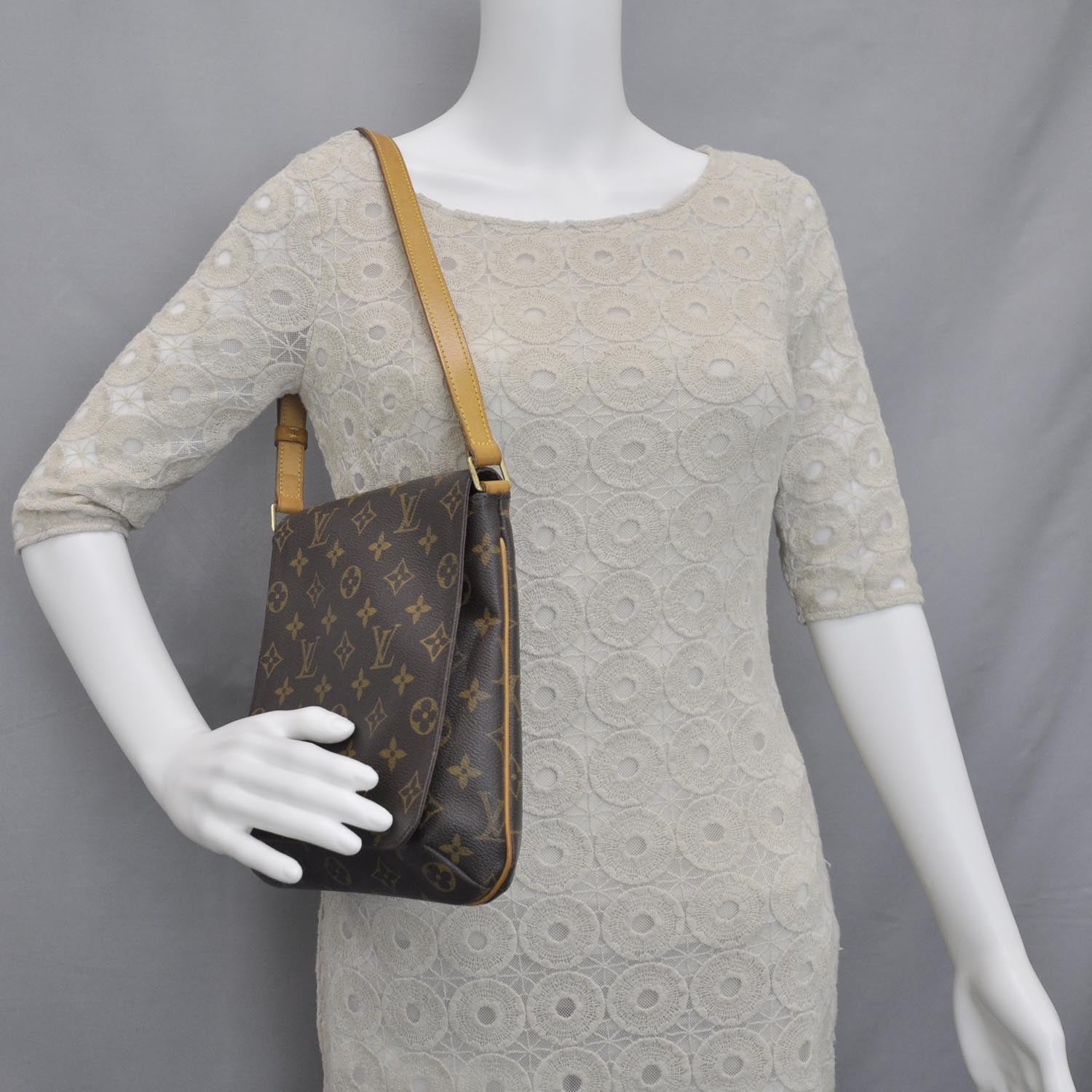 Louis Vuitton Monogram Musette Salsa 2 of 9
