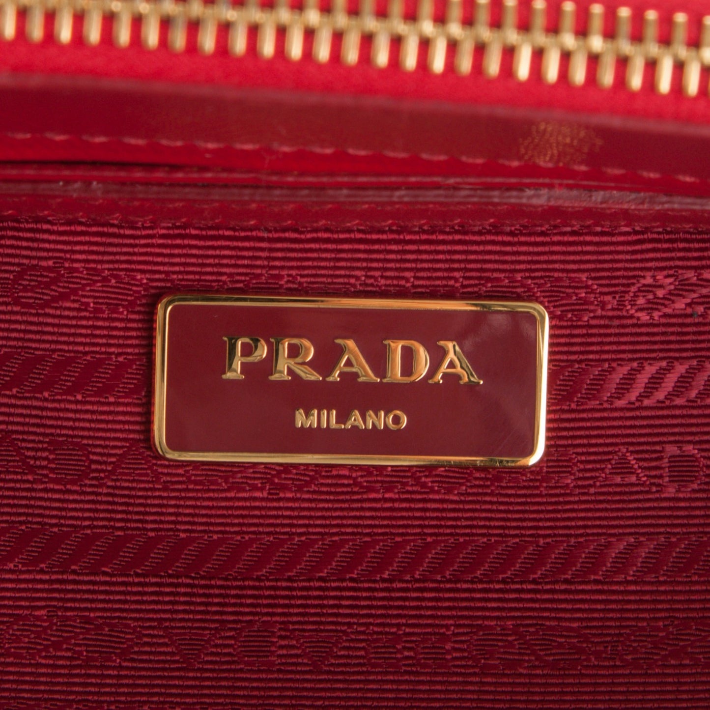 Saffiano Vernice Small Galleria Double Zip Tote Rosso