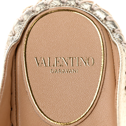 Valentino Garavani Metallic Pebbled Calfskin Vlogo Espadrille Mules 39 Platino 8 of 10