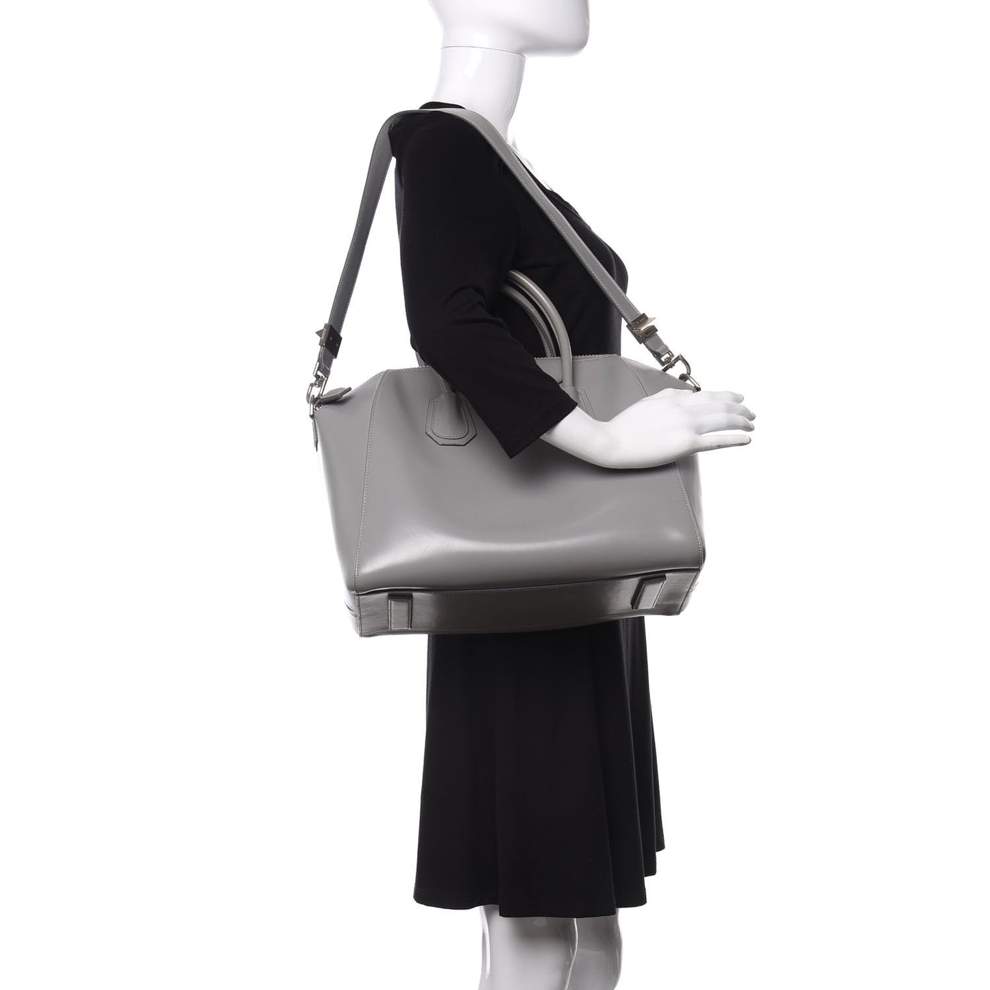 Shiny Lord Calfskin Medium Antigona Pearl Grey