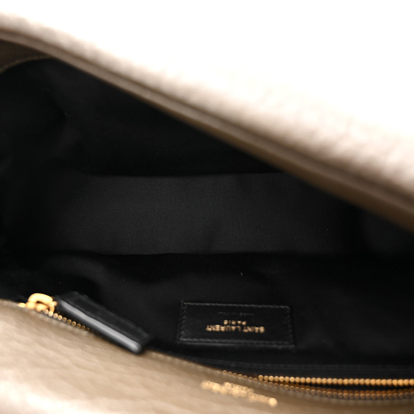 Grained Lambskin Medium Calypso Light Musk