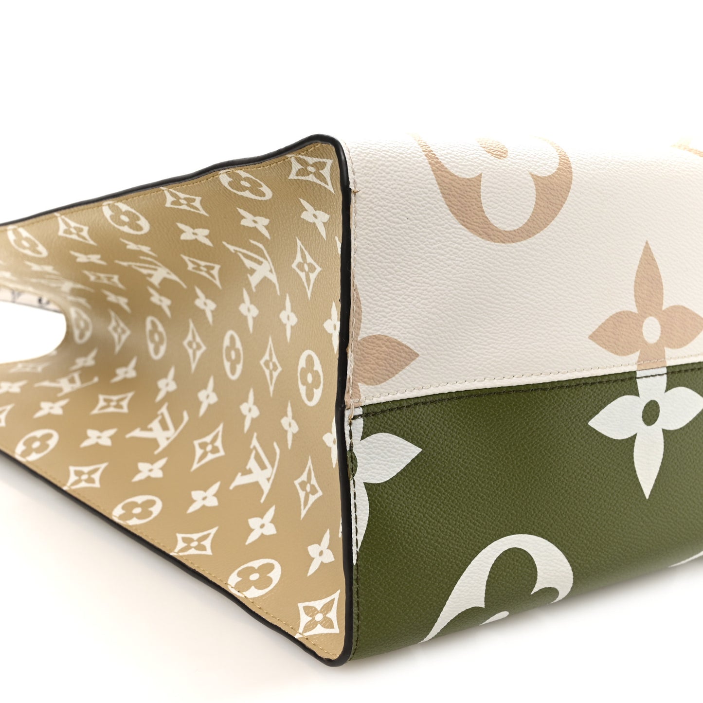 Monogram Giant Onthego GM Kaki Beige