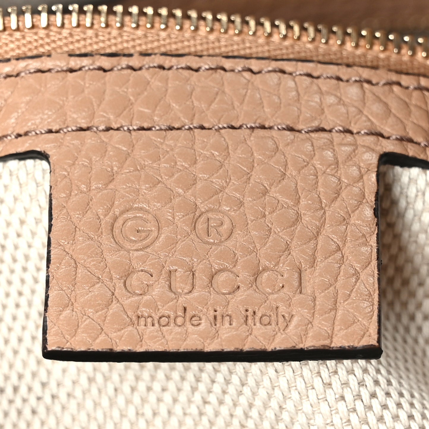 Pebbled Calfskin Large Soho Hobo Camelia
