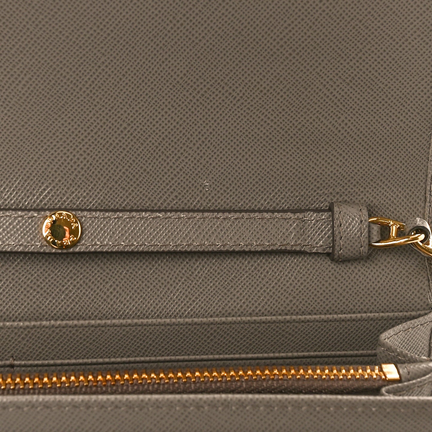 Saffiano Metal Oro Chain Wallet Argilla