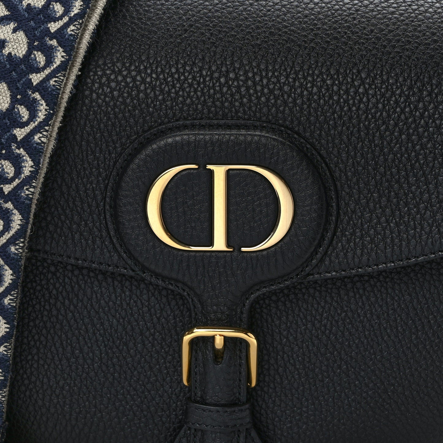 Grained Calfskin Large Bobby Flap Black
