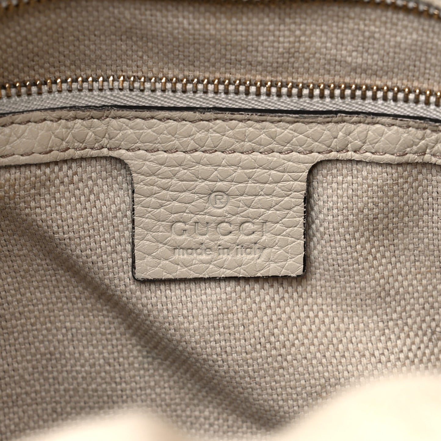 Pebbled Calfskin Large Soho Hobo Off White