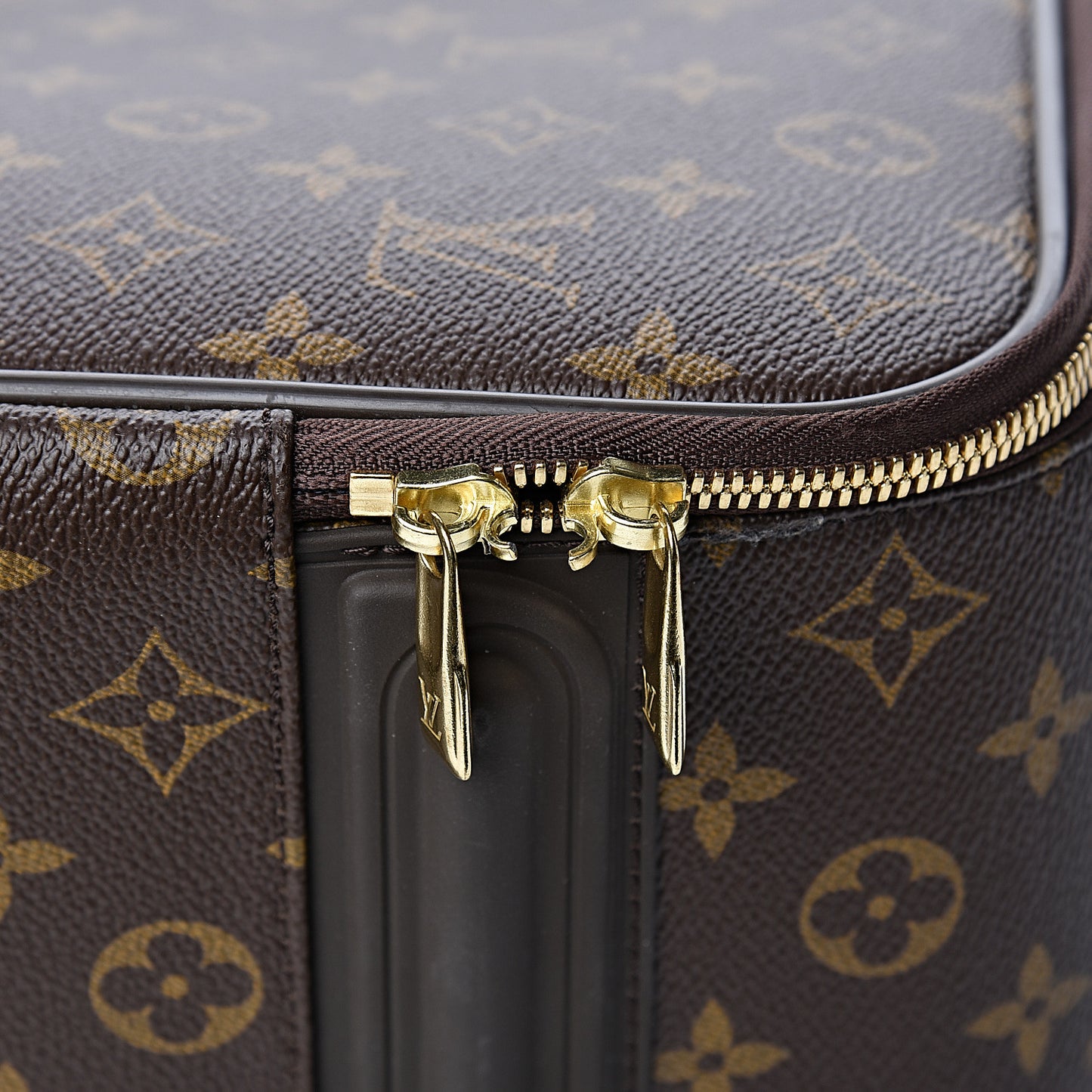 Monogram Pegase 55 Business NM