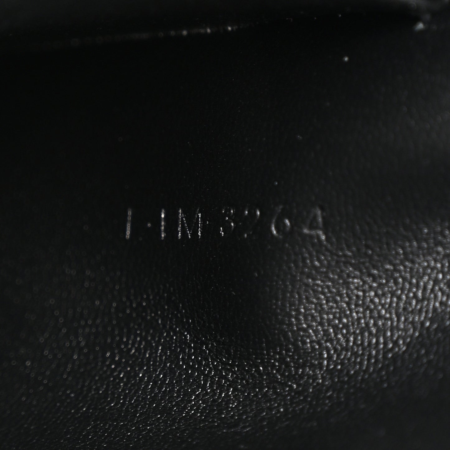 Supple Calfskin Medium Nino Black