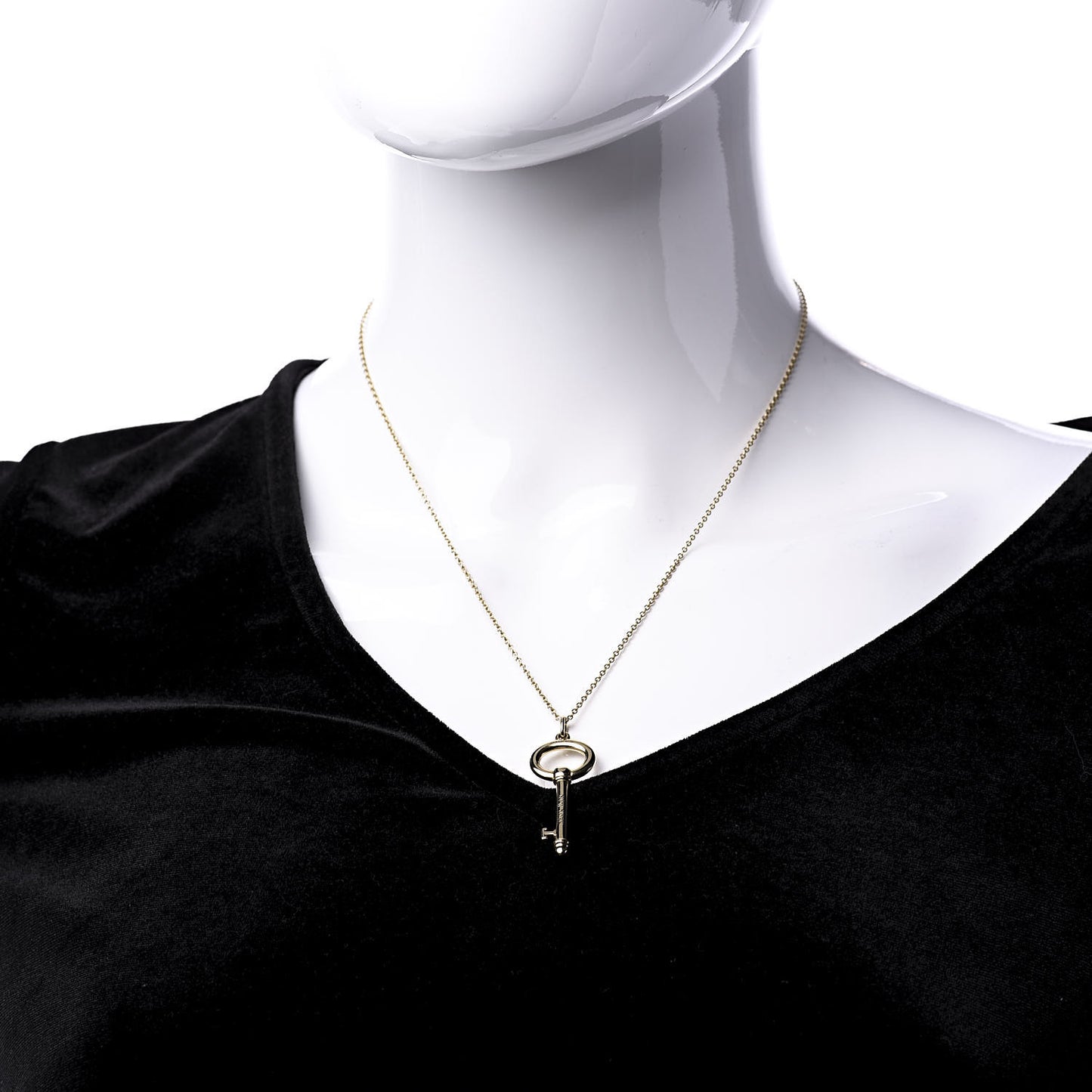 18K Yellow Gold Modern Oval Key Pendant Necklace