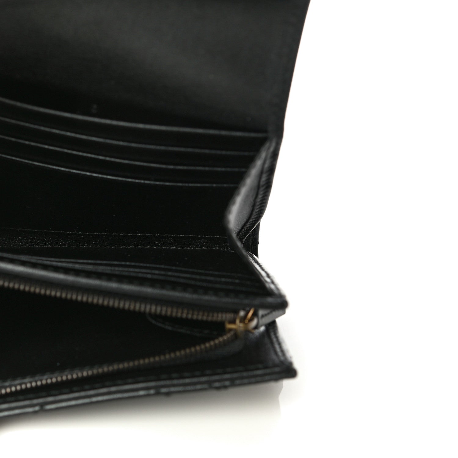 Gucci Calfskin Matelasse GG Marmont Medium Wallet Black 5 of 9