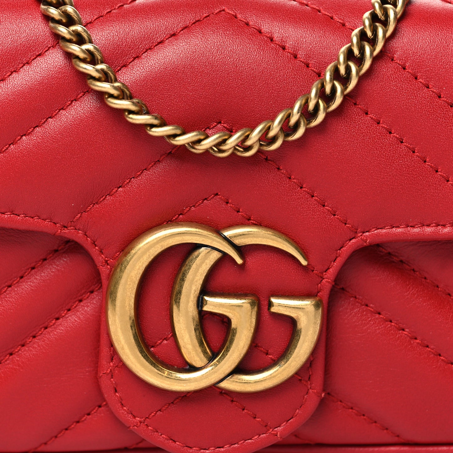 Calfskin Matelasse Super Mini GG Marmont Shoulder Bag Hibiscus Red