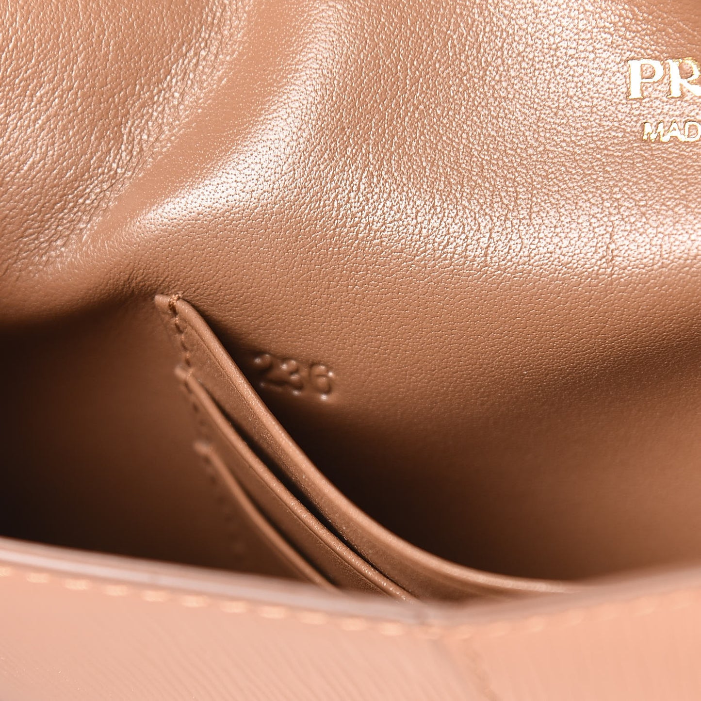 Vitello Move Envelope Wallet Caramel
