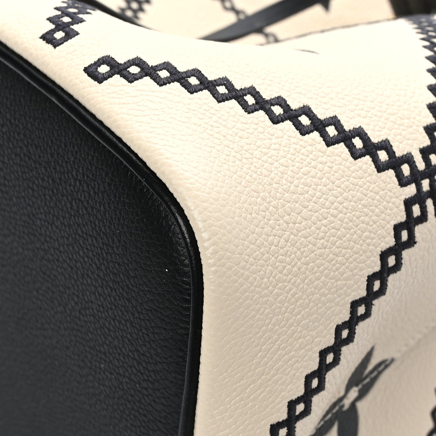 Louis Vuitton Empreinte Monogram Giant Broderies Neonoe MM Cream Black 11 of 11