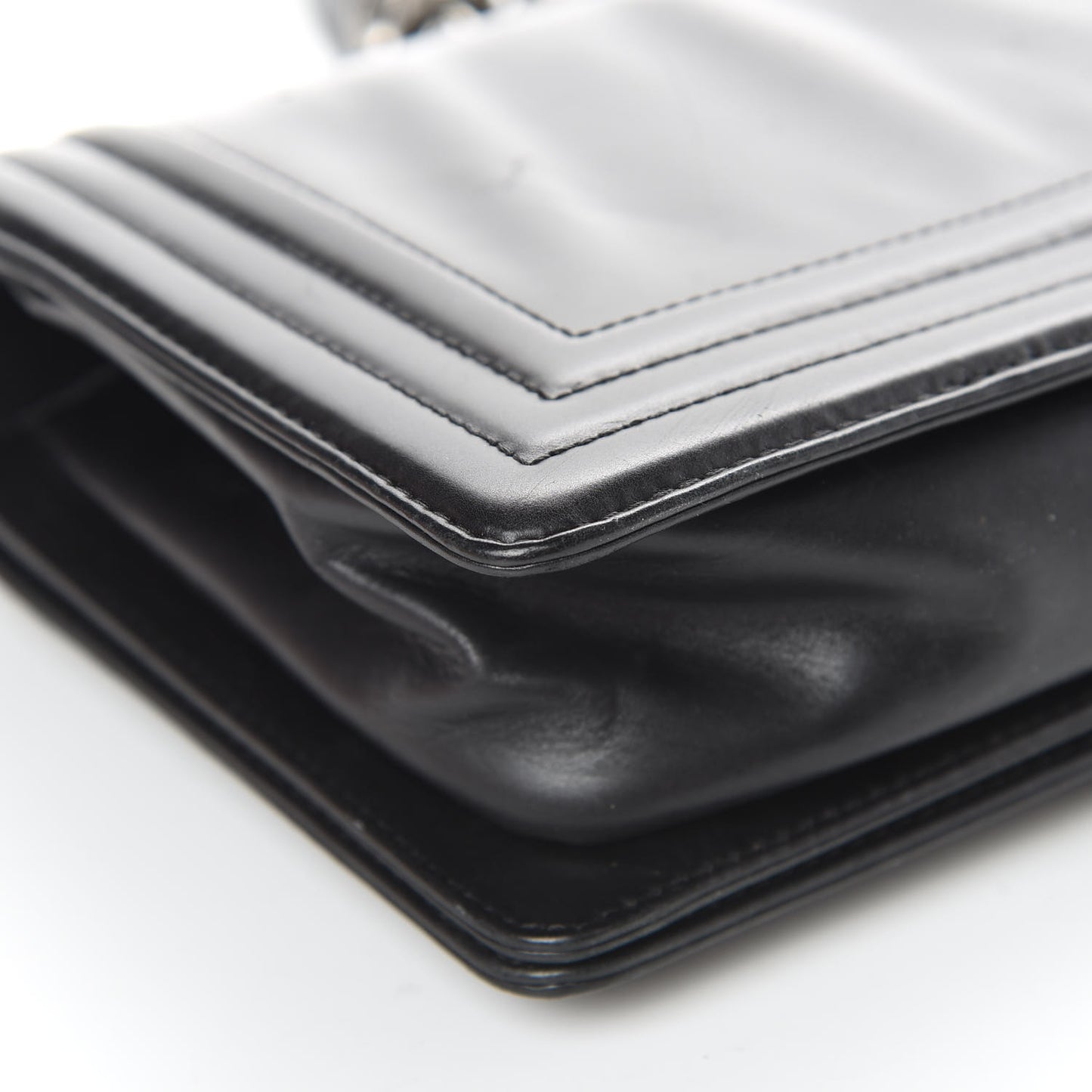 Calfskin Medium Boy Flap Black