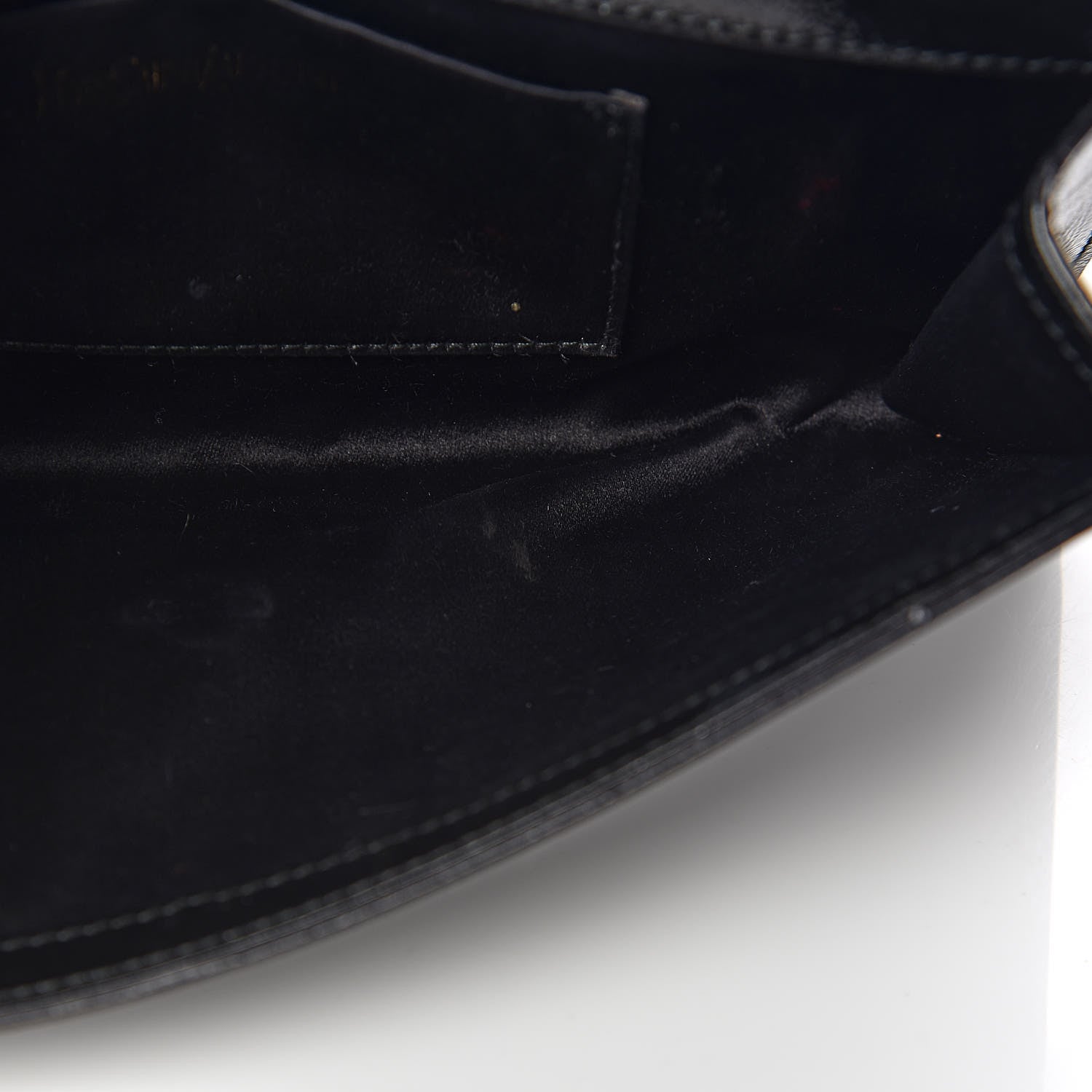 Saint Laurent Textured Patent Monogram Small Belle De Jour Clutch Black 12 of 12