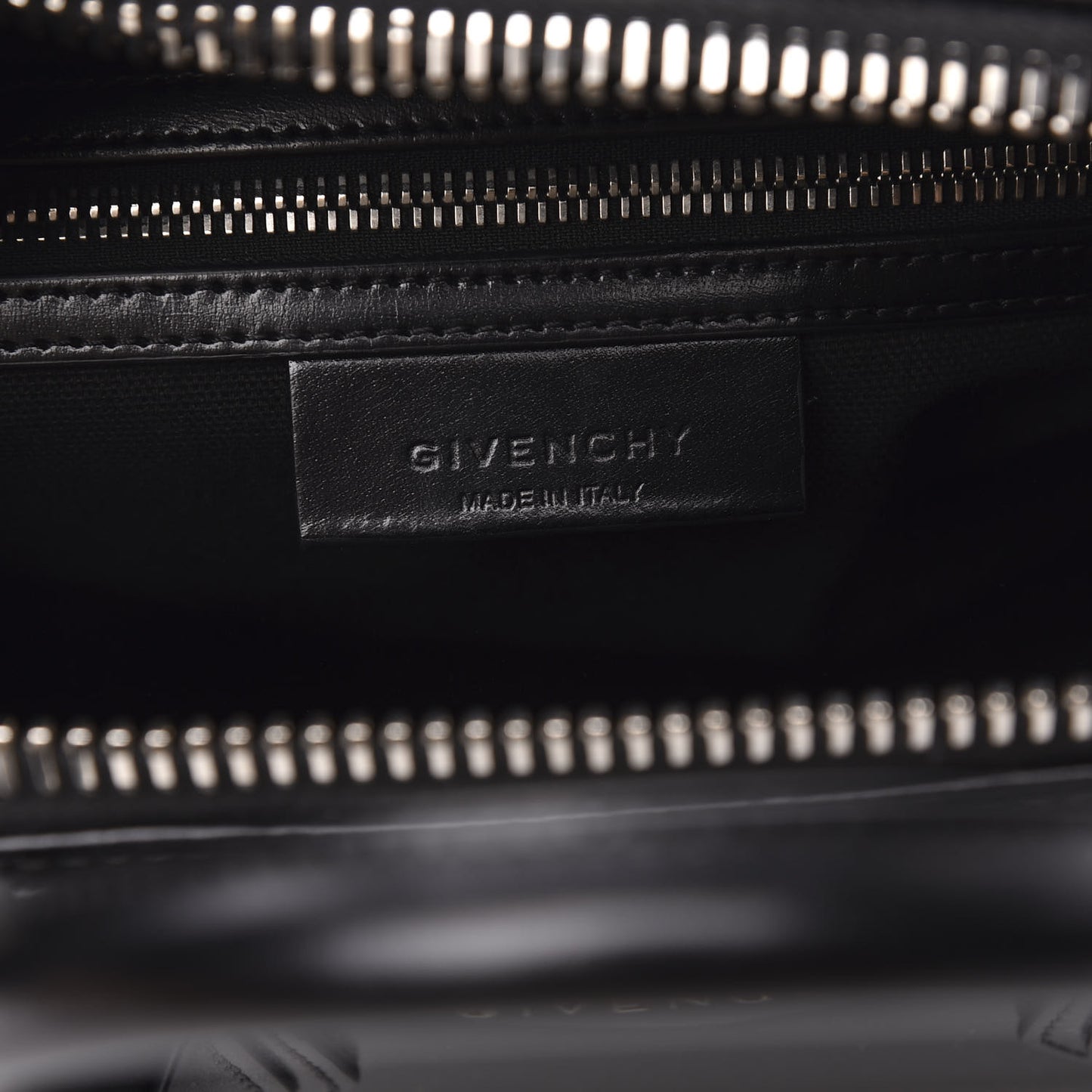 Shiny Lord Calfskin Small Antigona Black