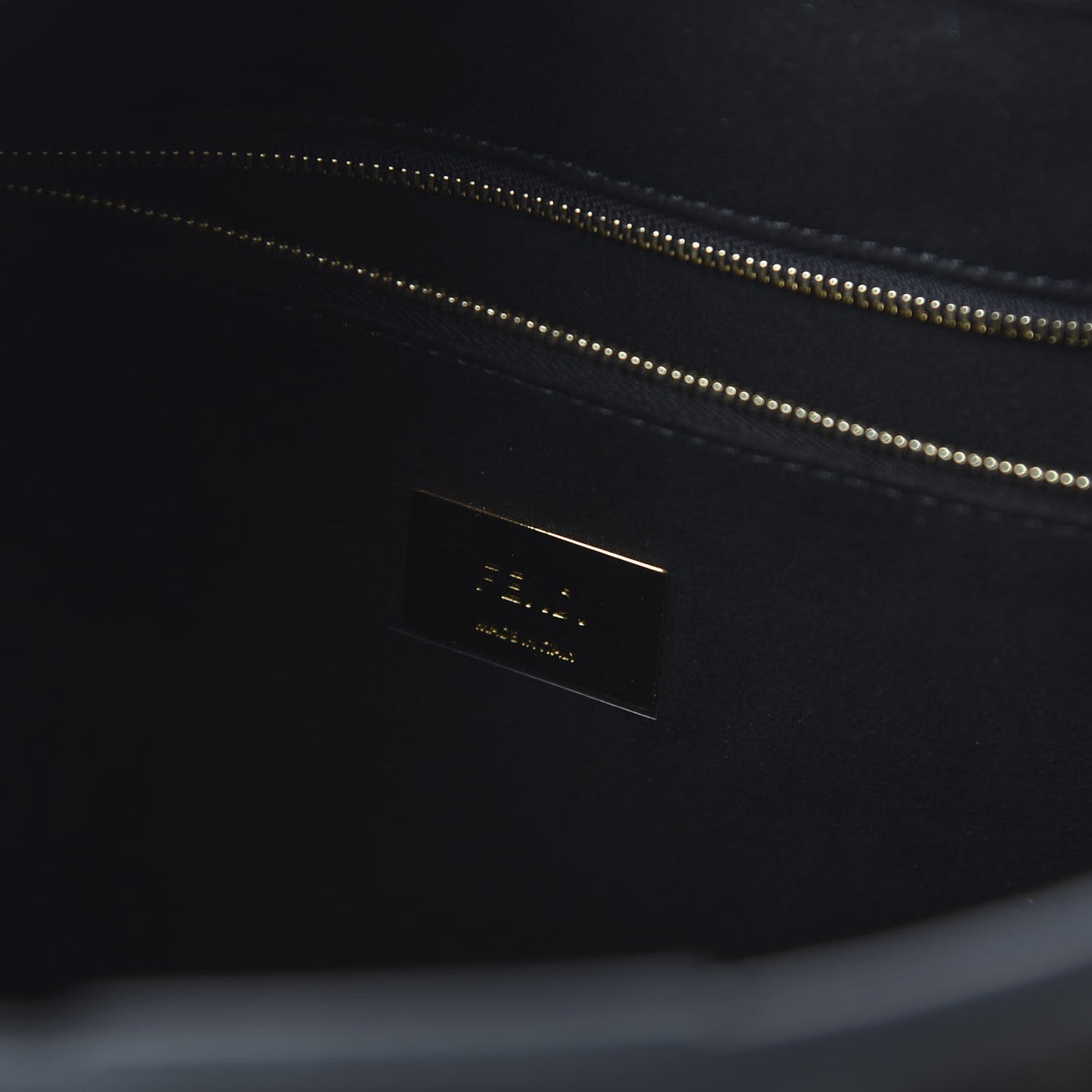 Vitello Glacier Medium FF Tote Black